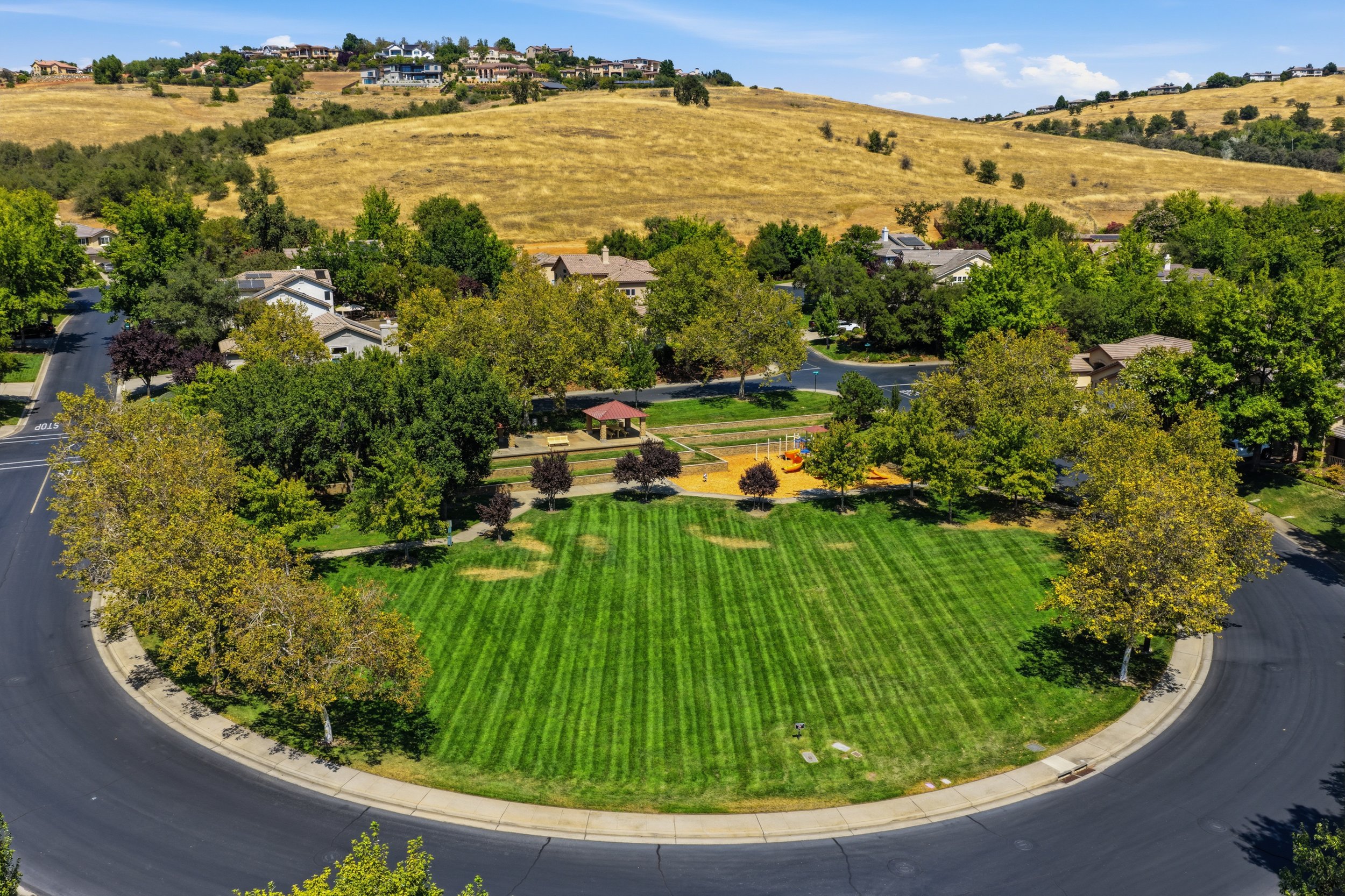 3301 Stonehurst Dr _4.jpg