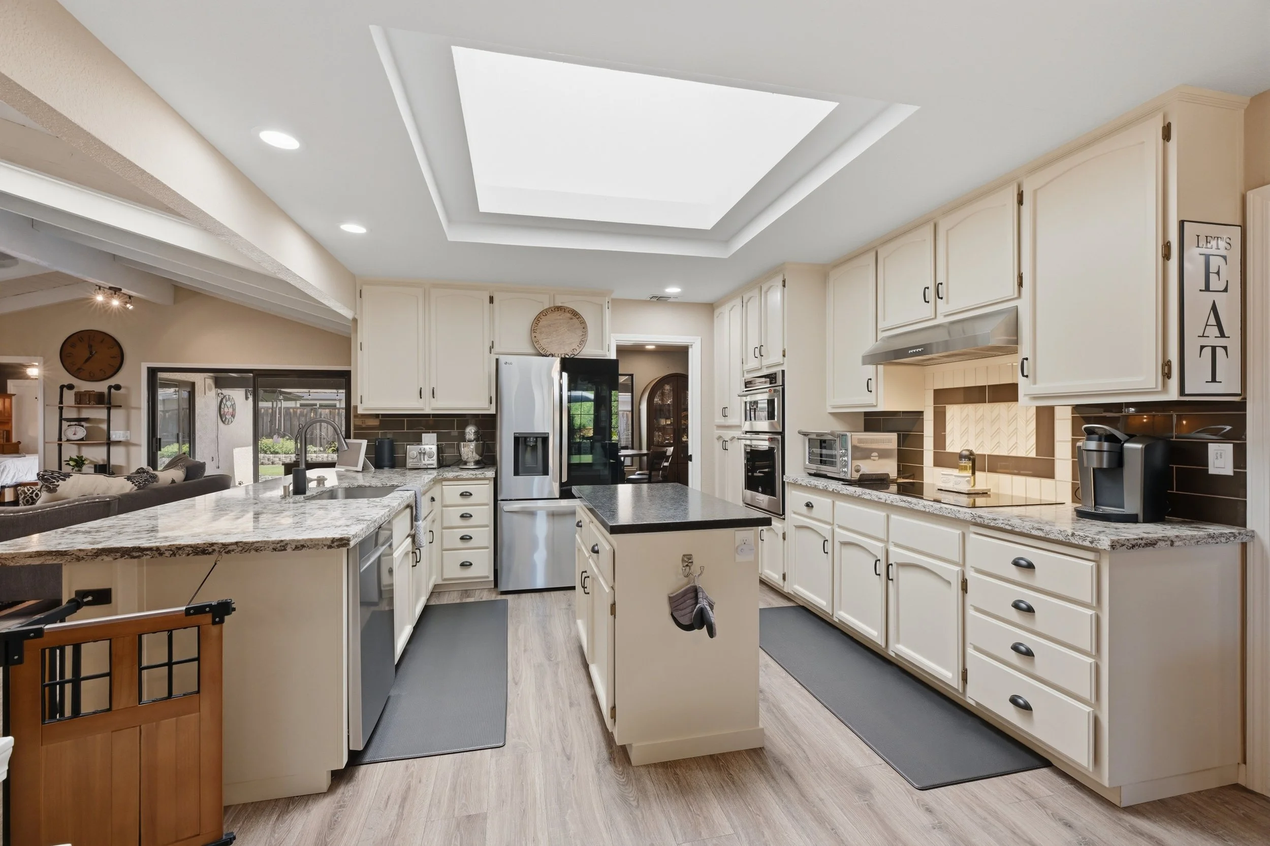 3737 Sweetwater Dr 48.jpg