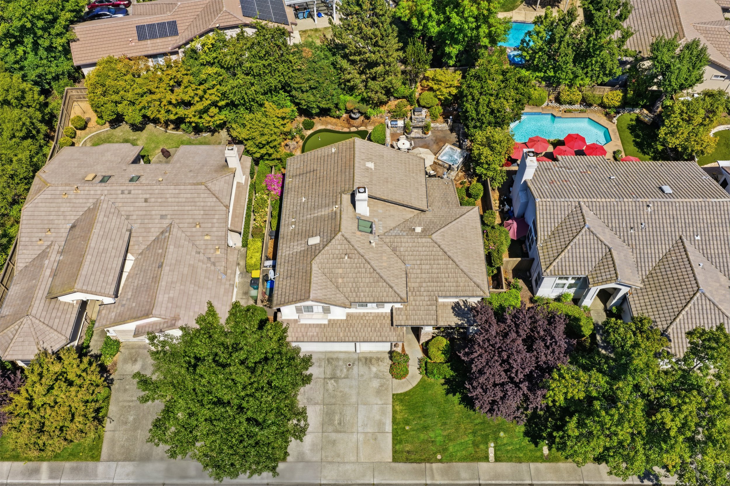 3301 Stonehurst Dr _1.jpg