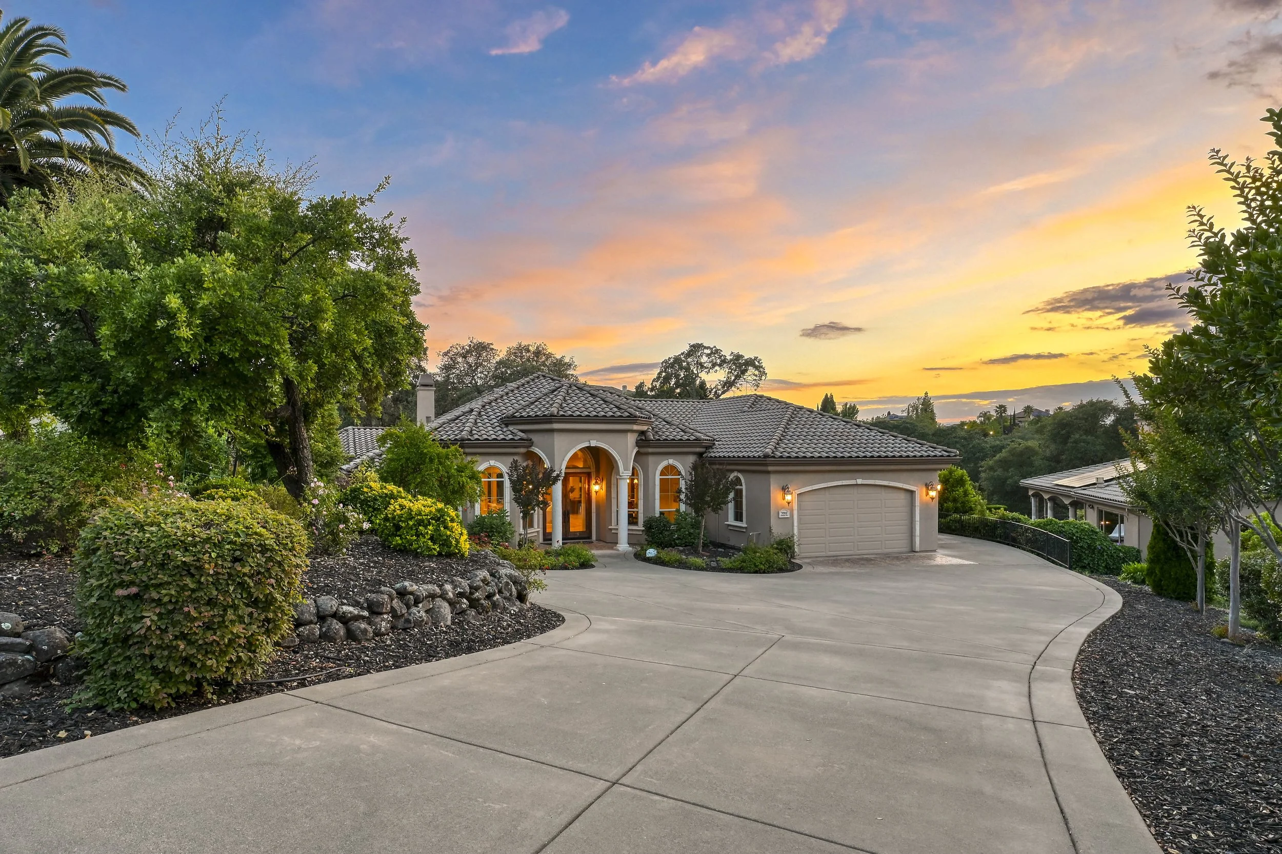 3702 Lindbrook Dr 90.jpg