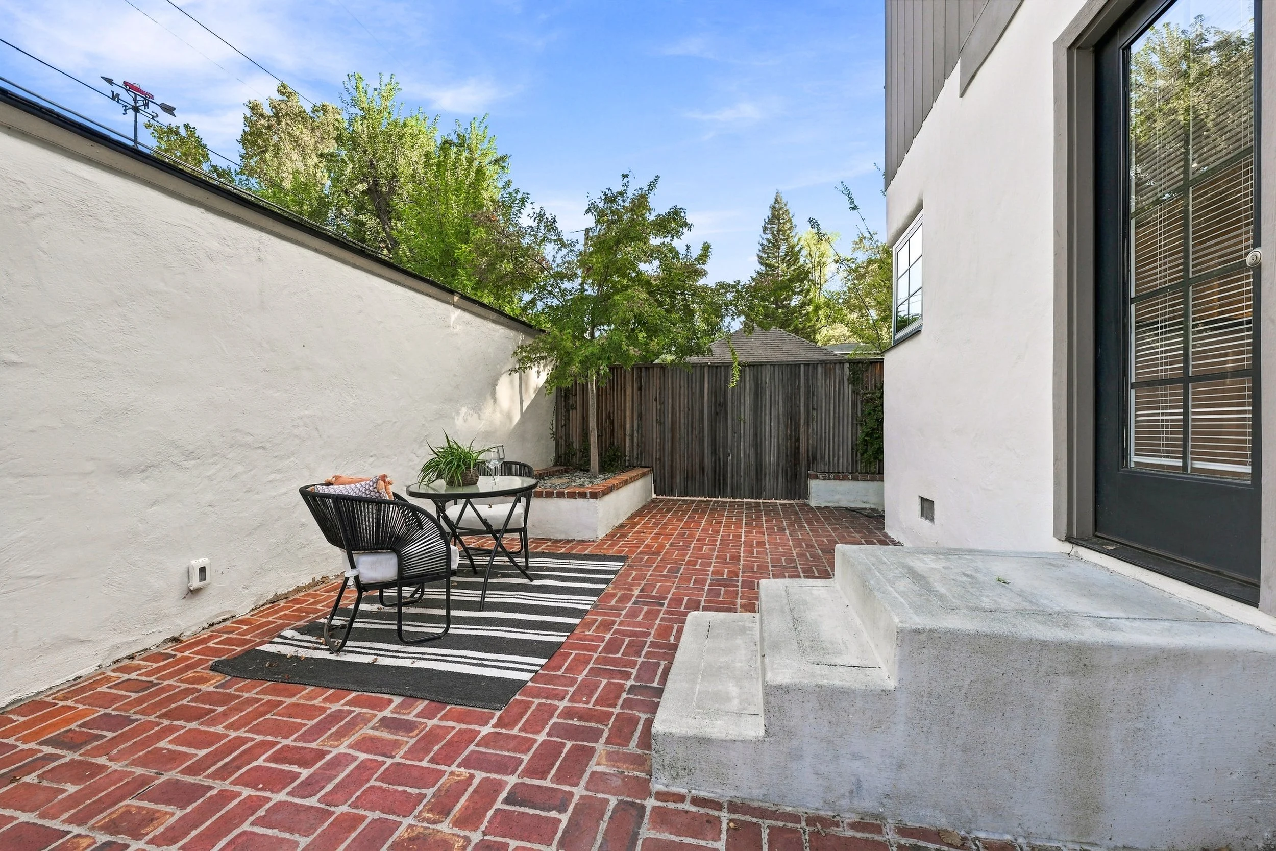 2743 Land Park Dr 77.jpg