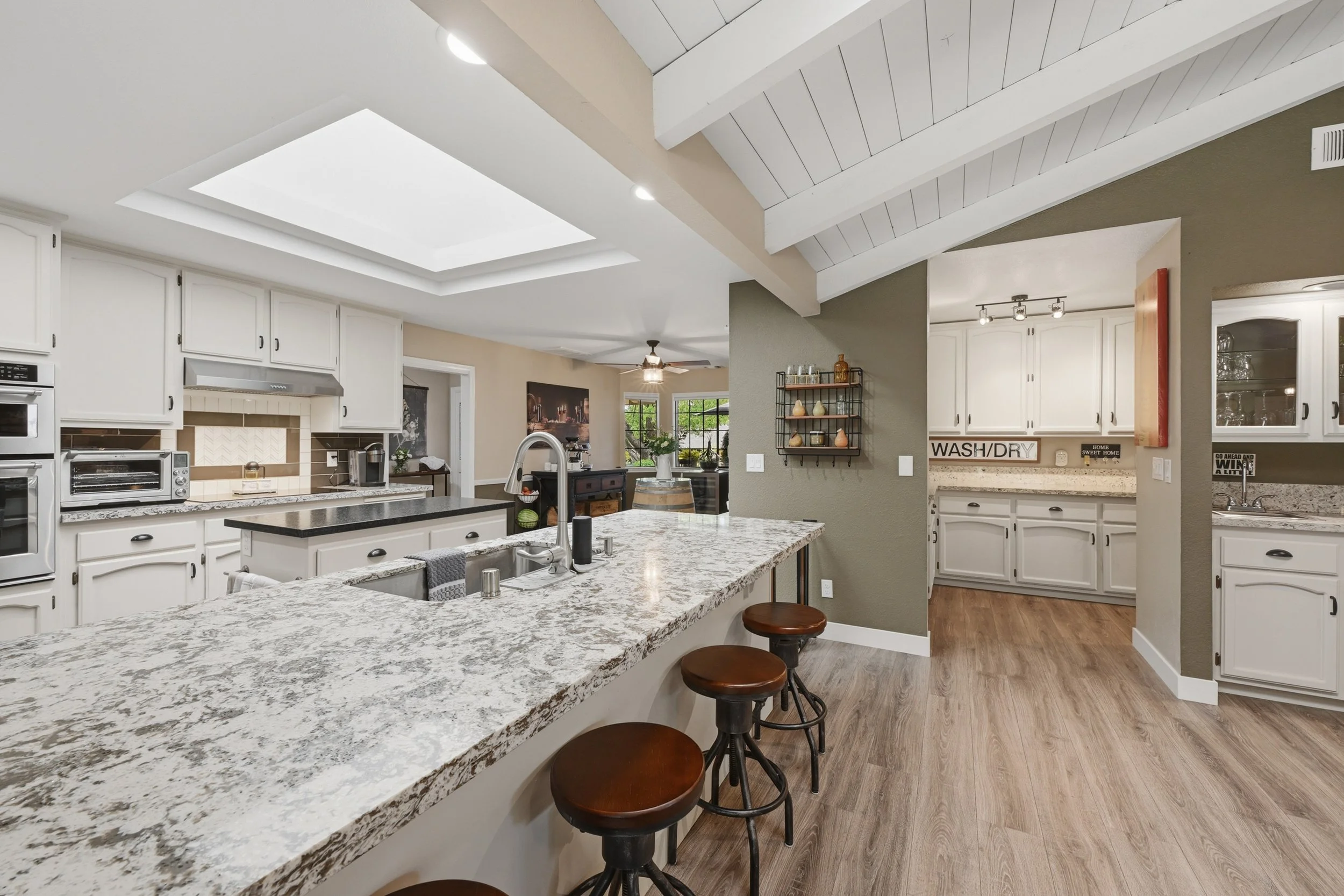 3737 Sweetwater Dr 50.jpg