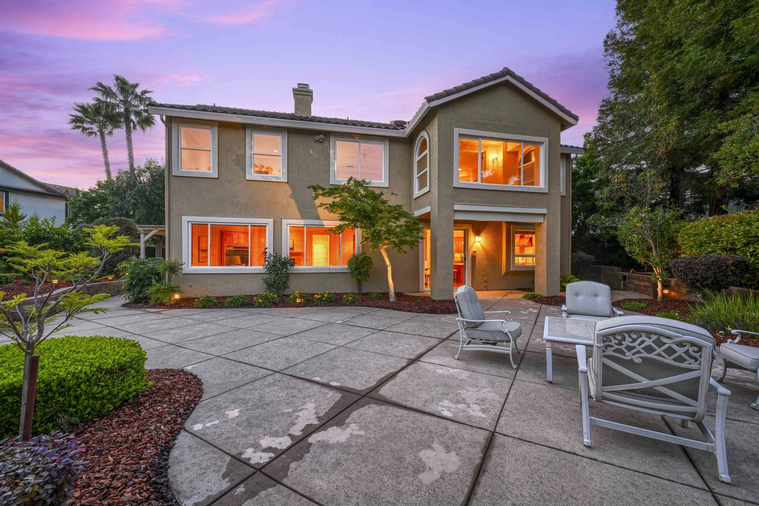 2228 Belvedere Cir - Twilight 16.jpg