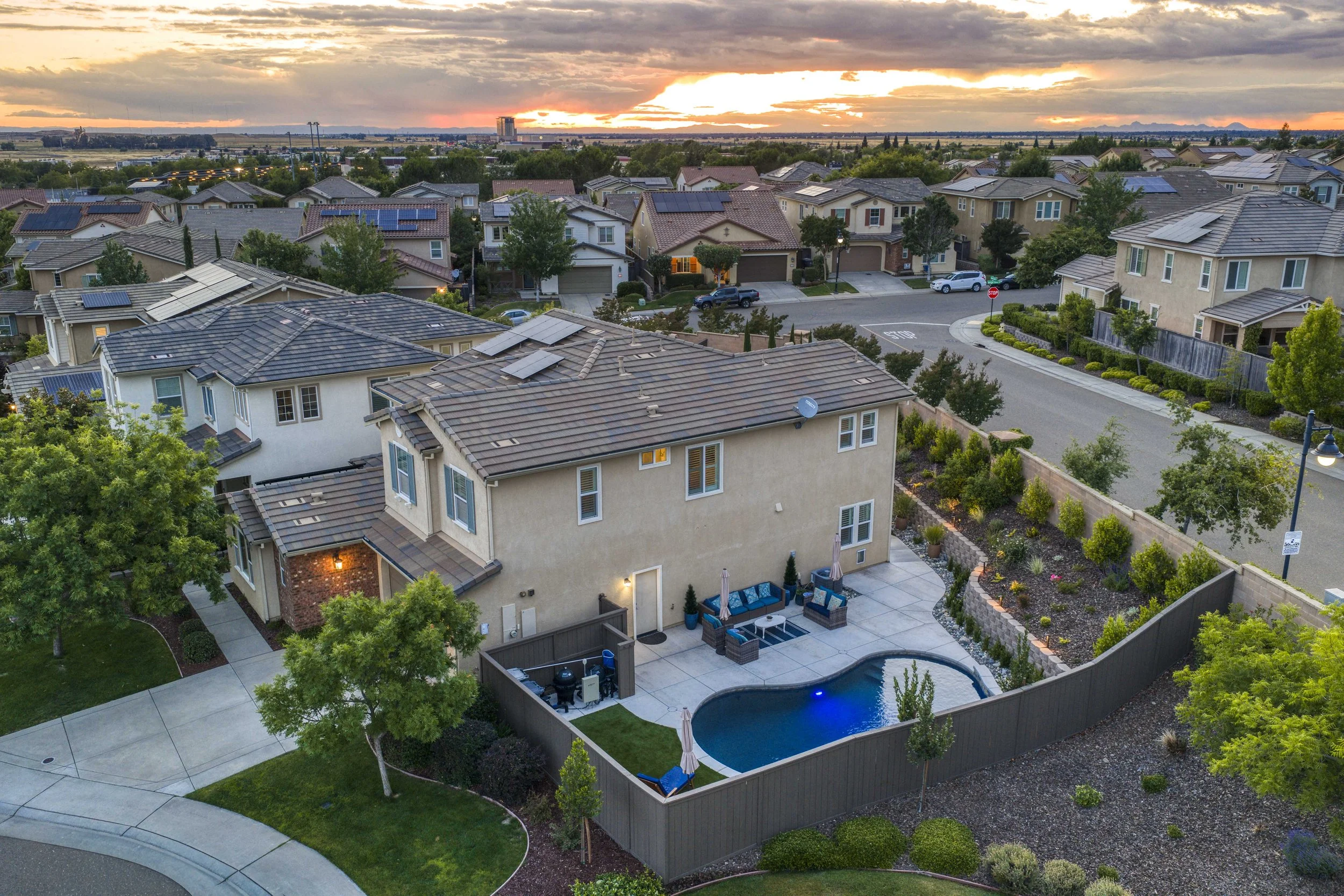 895 Calico Dr 3.jpg