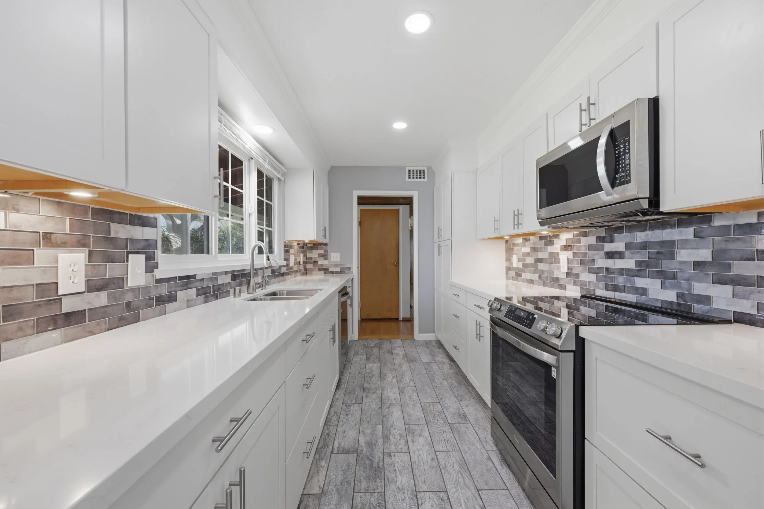 1820 Richmond St 17.jpg