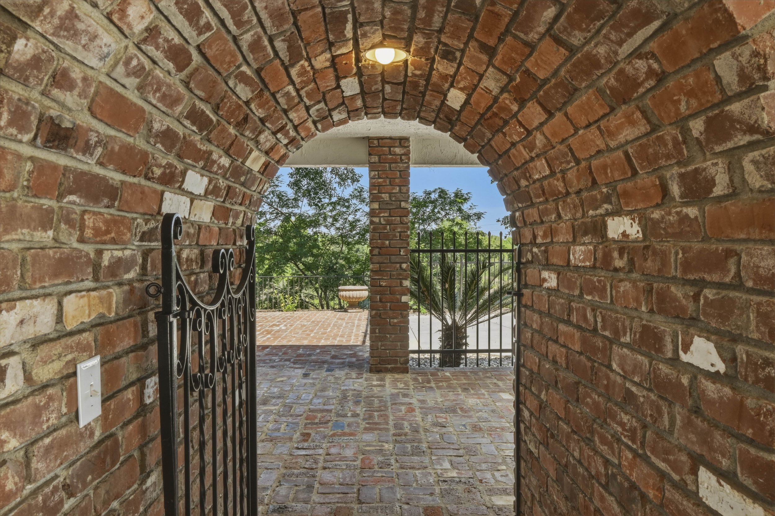 9815 Mira Del Rio Dr 30.jpg
