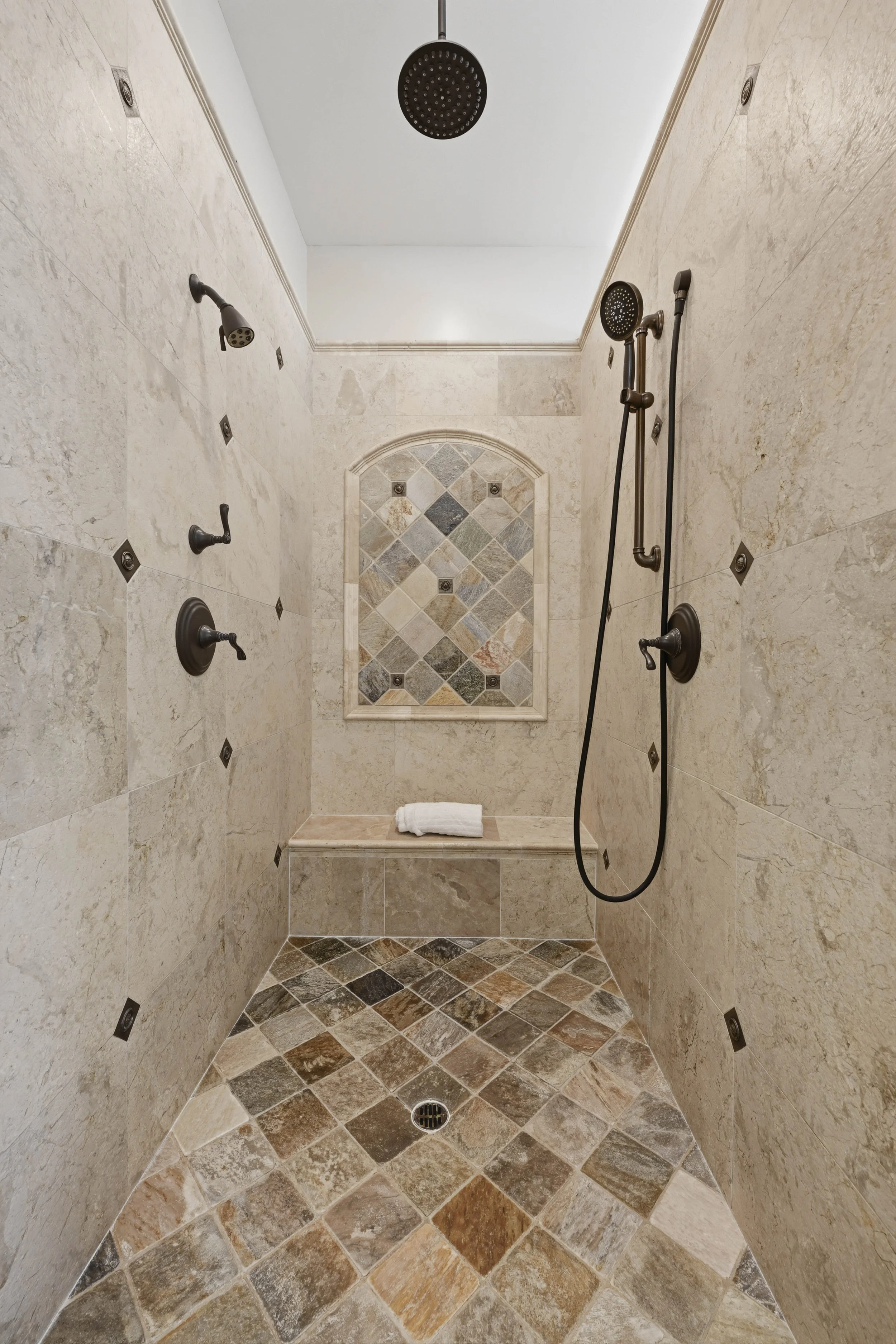 3312 Vista De Madera  102.jpg