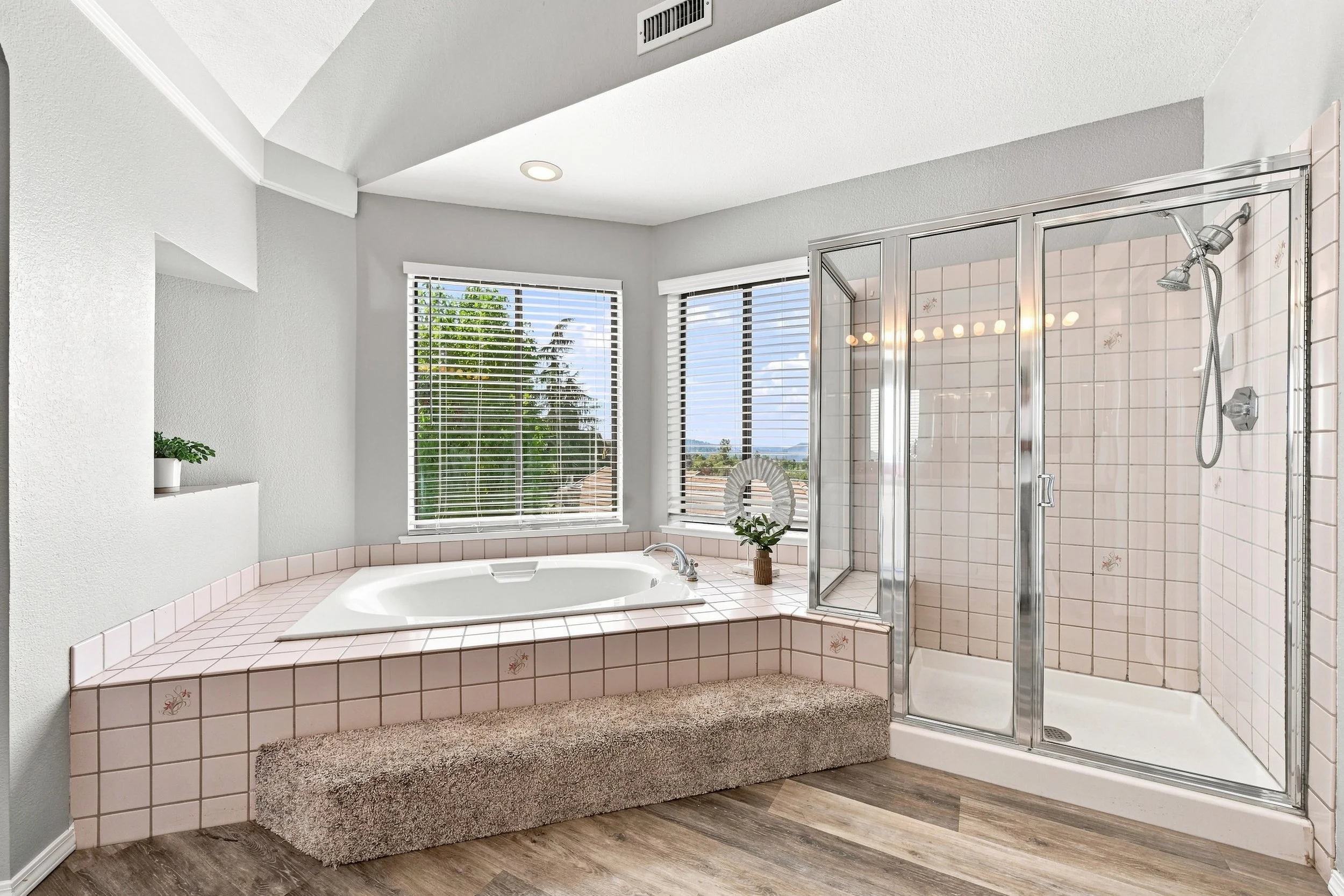 1610 Foxridge Cir 48.jpg