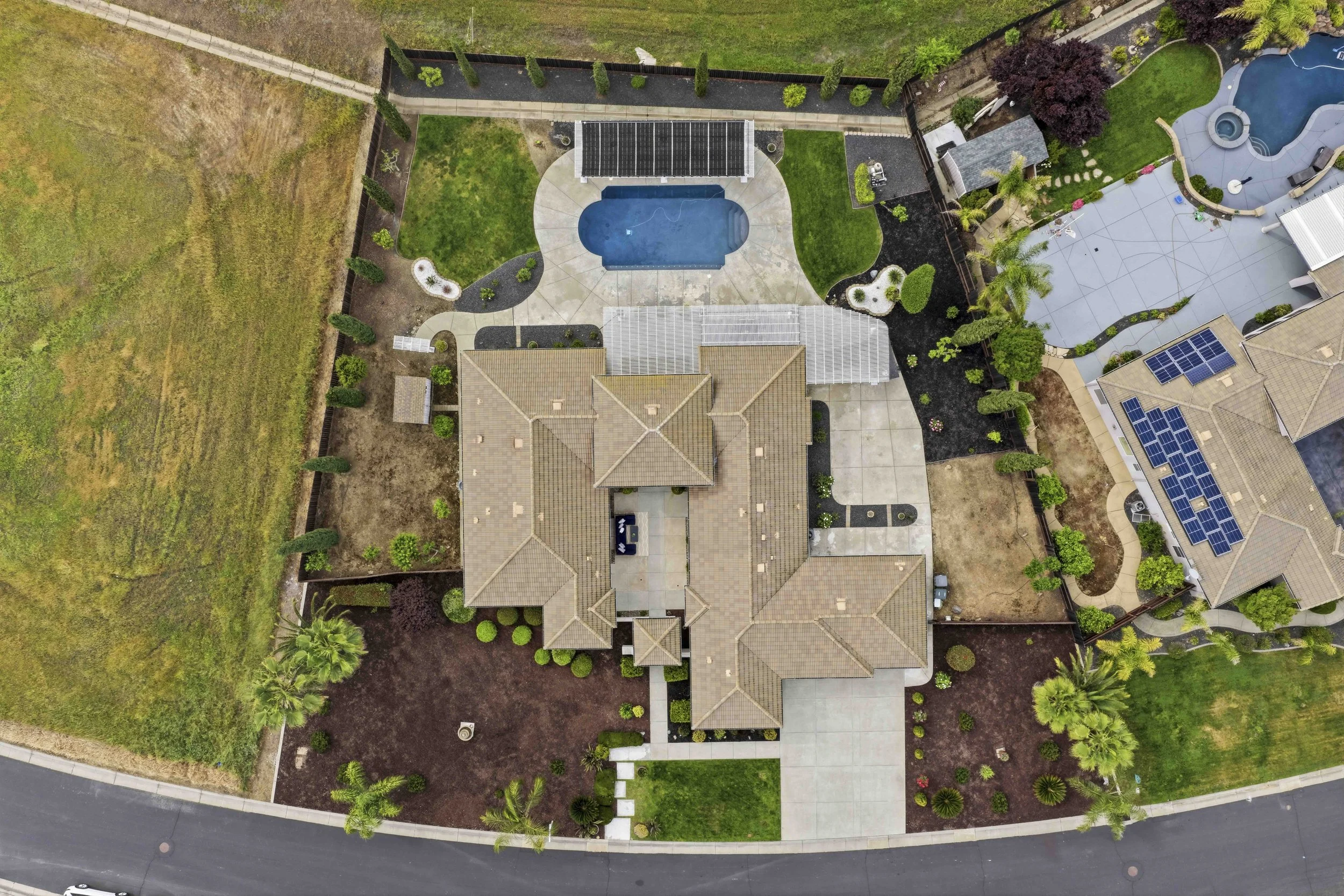 8357 Bridgestone Dr 40.jpg