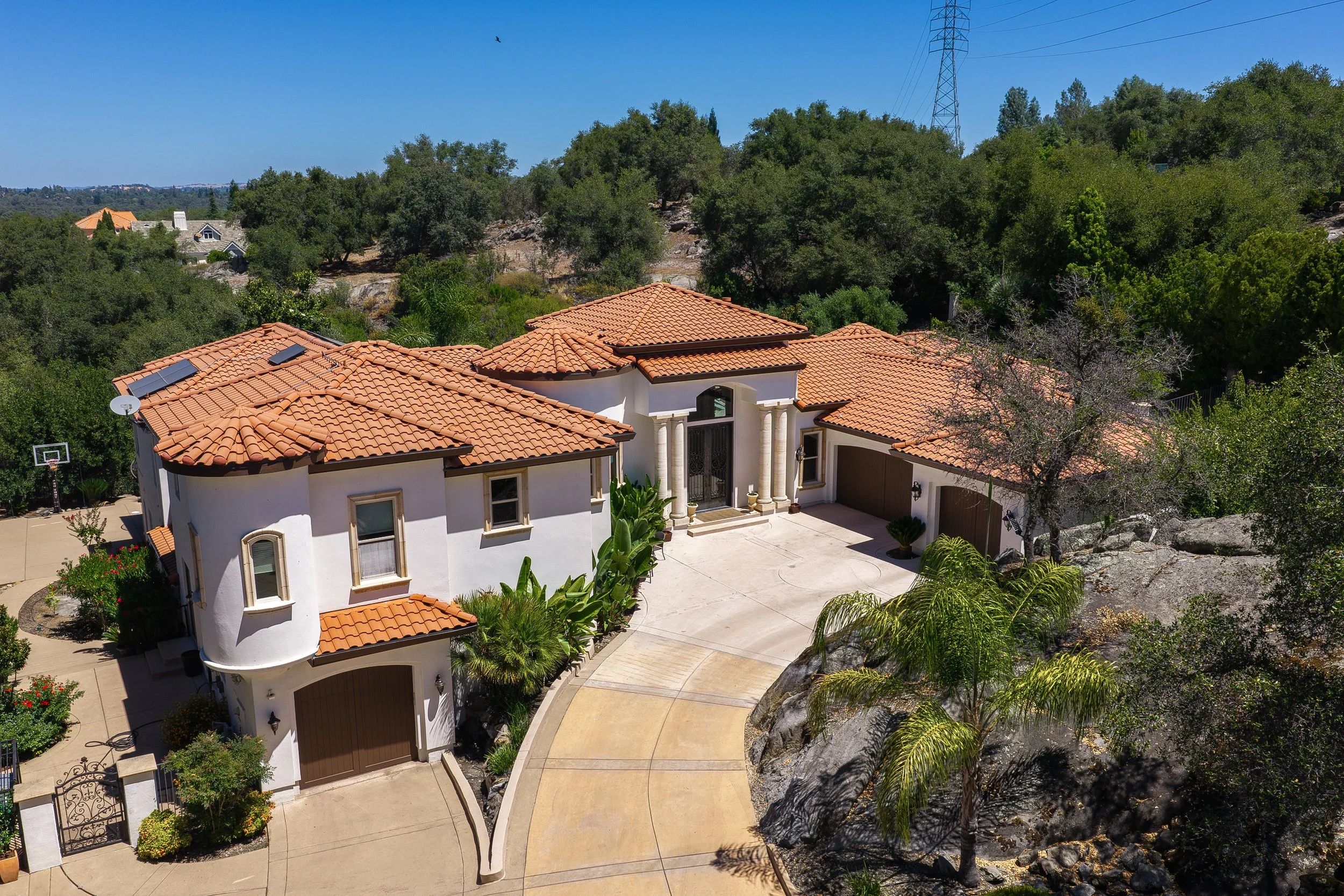 5645 Los Posas Way 4.jpg