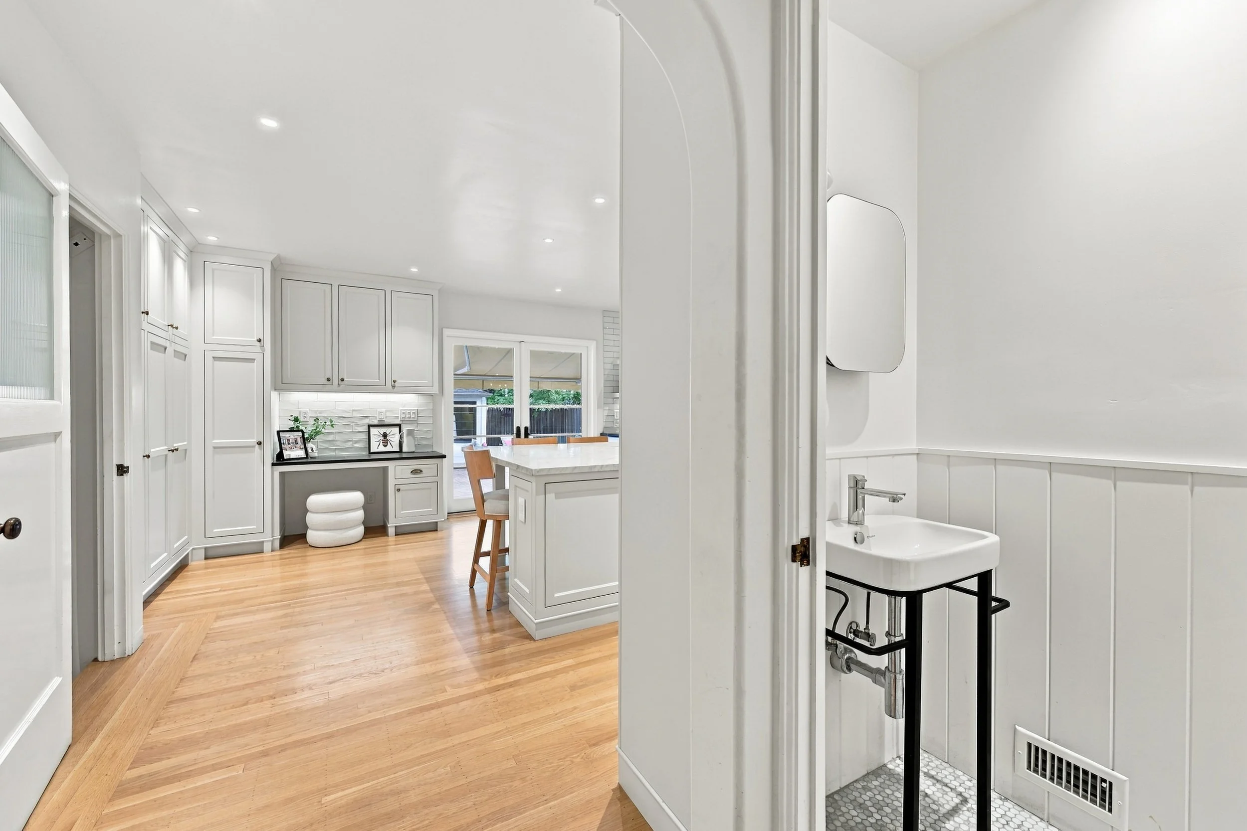 2743 Land Park Dr 24.jpg