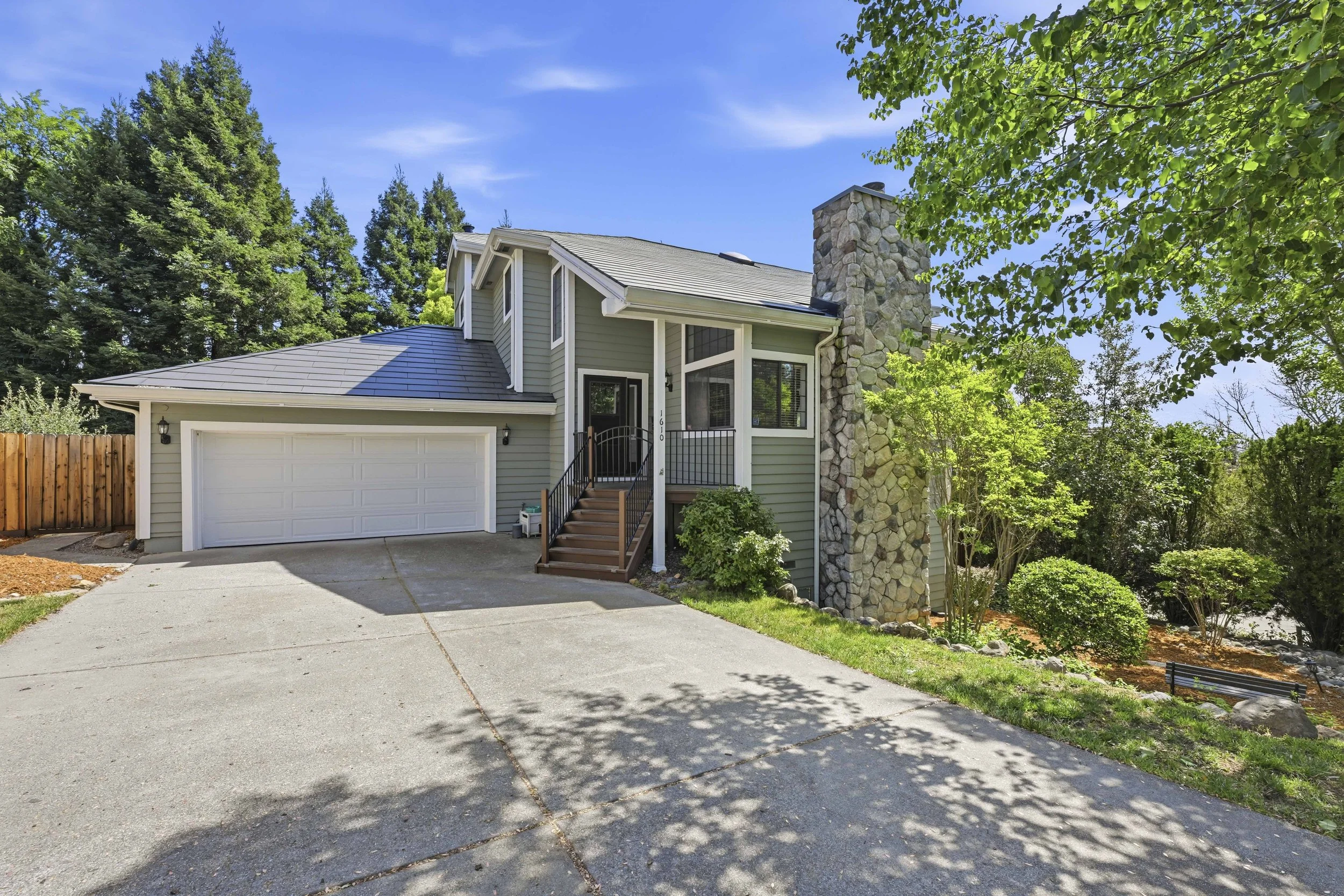1610 Foxridge Cir 10.jpg