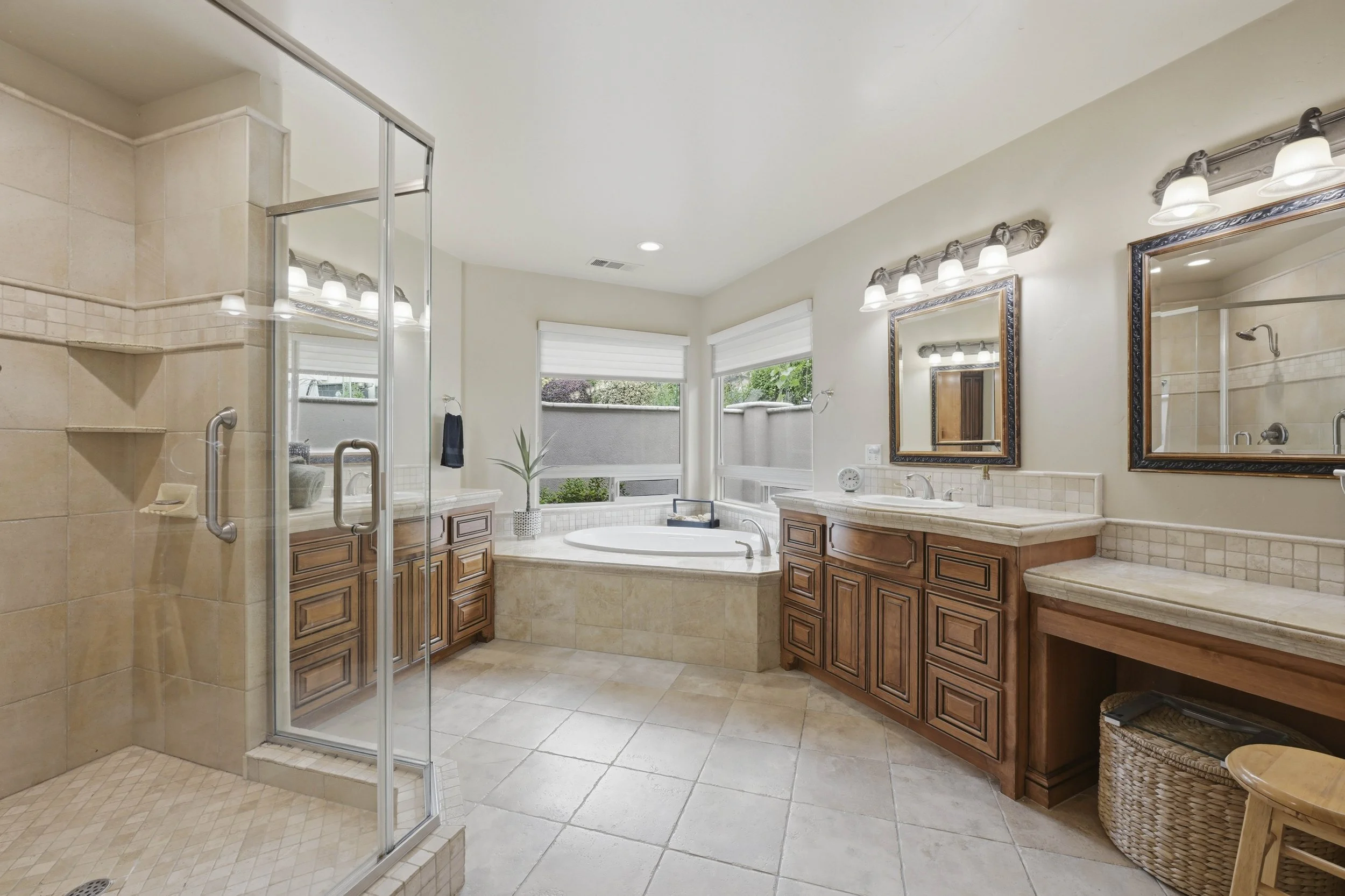 3702 Lindbrook Dr 49.jpg
