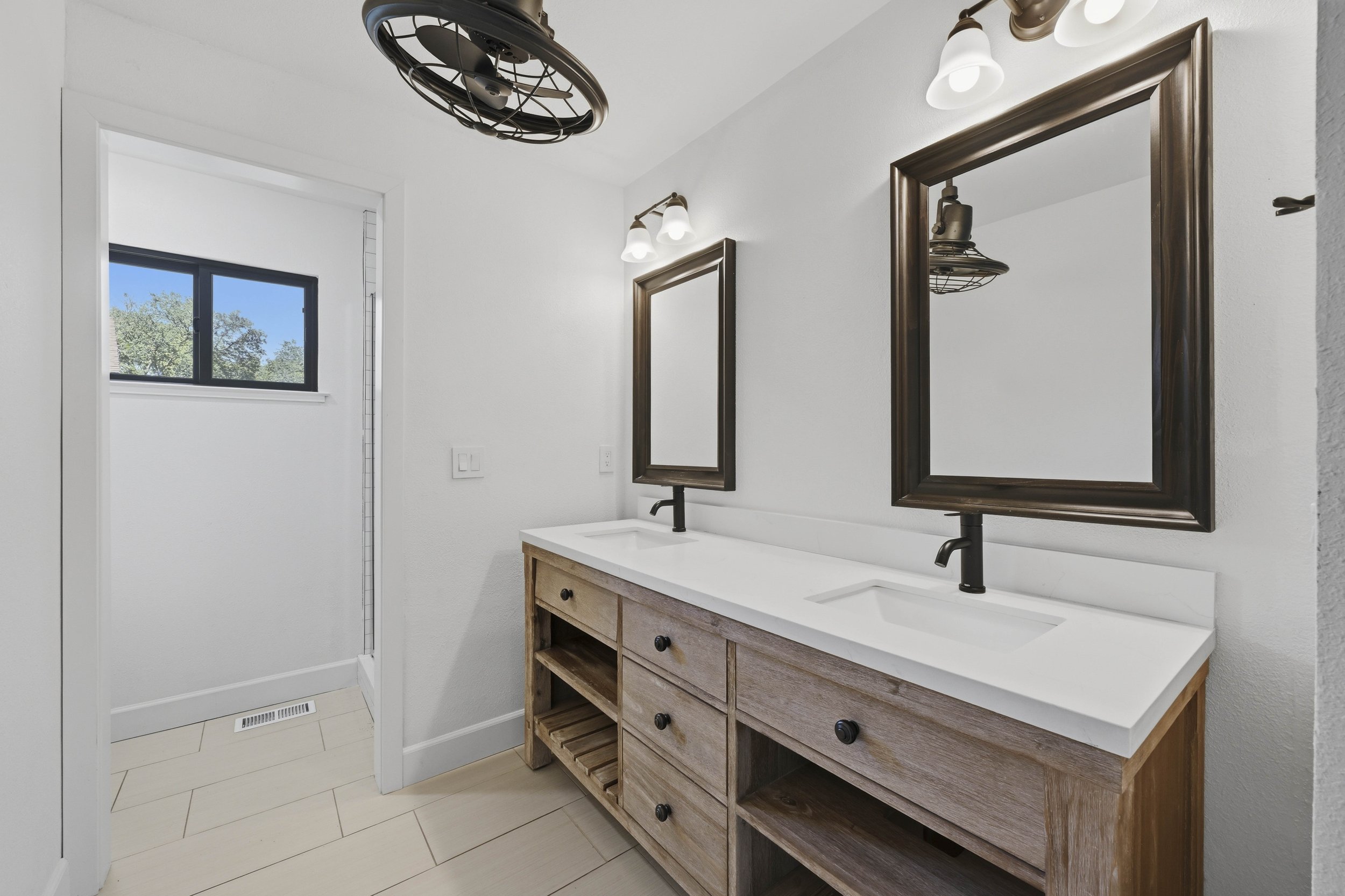 4440 Lawrence Dr _63.jpg