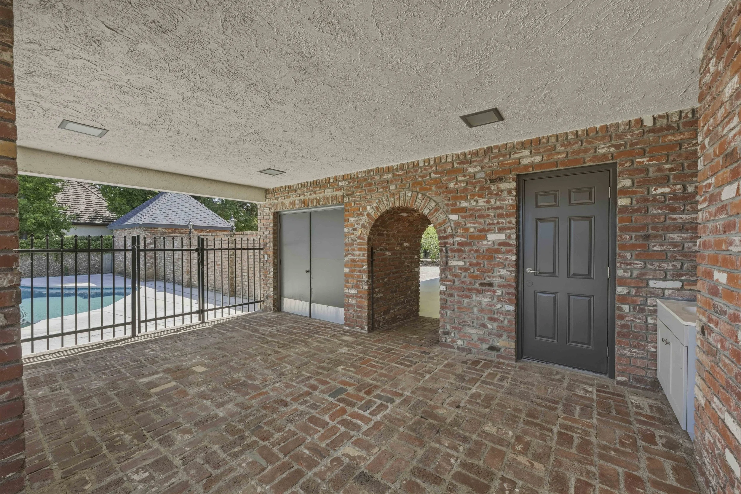 9815 Mira Del Rio Dr 42.jpg