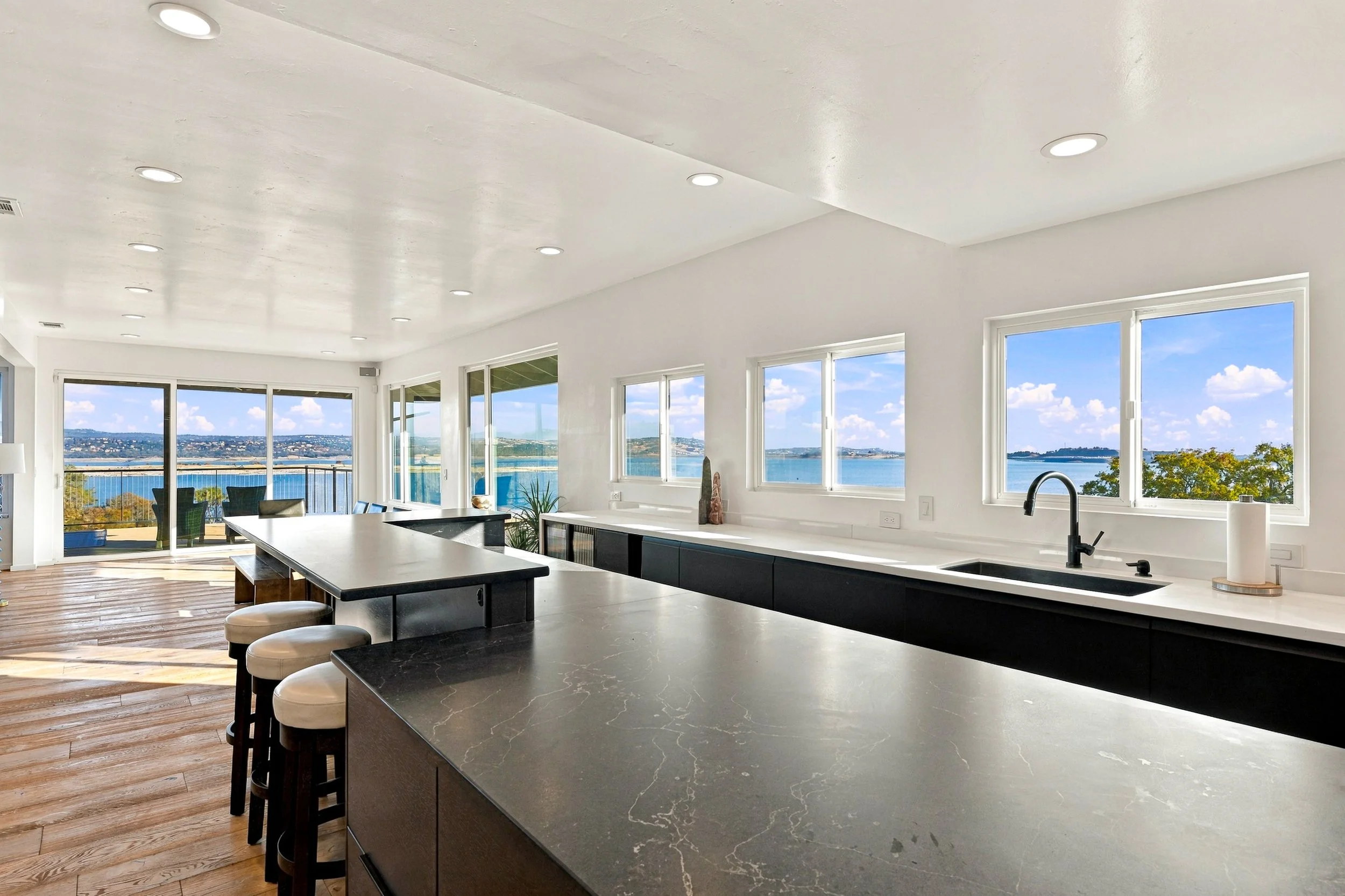7882 Lakeshore Dr 39.jpg