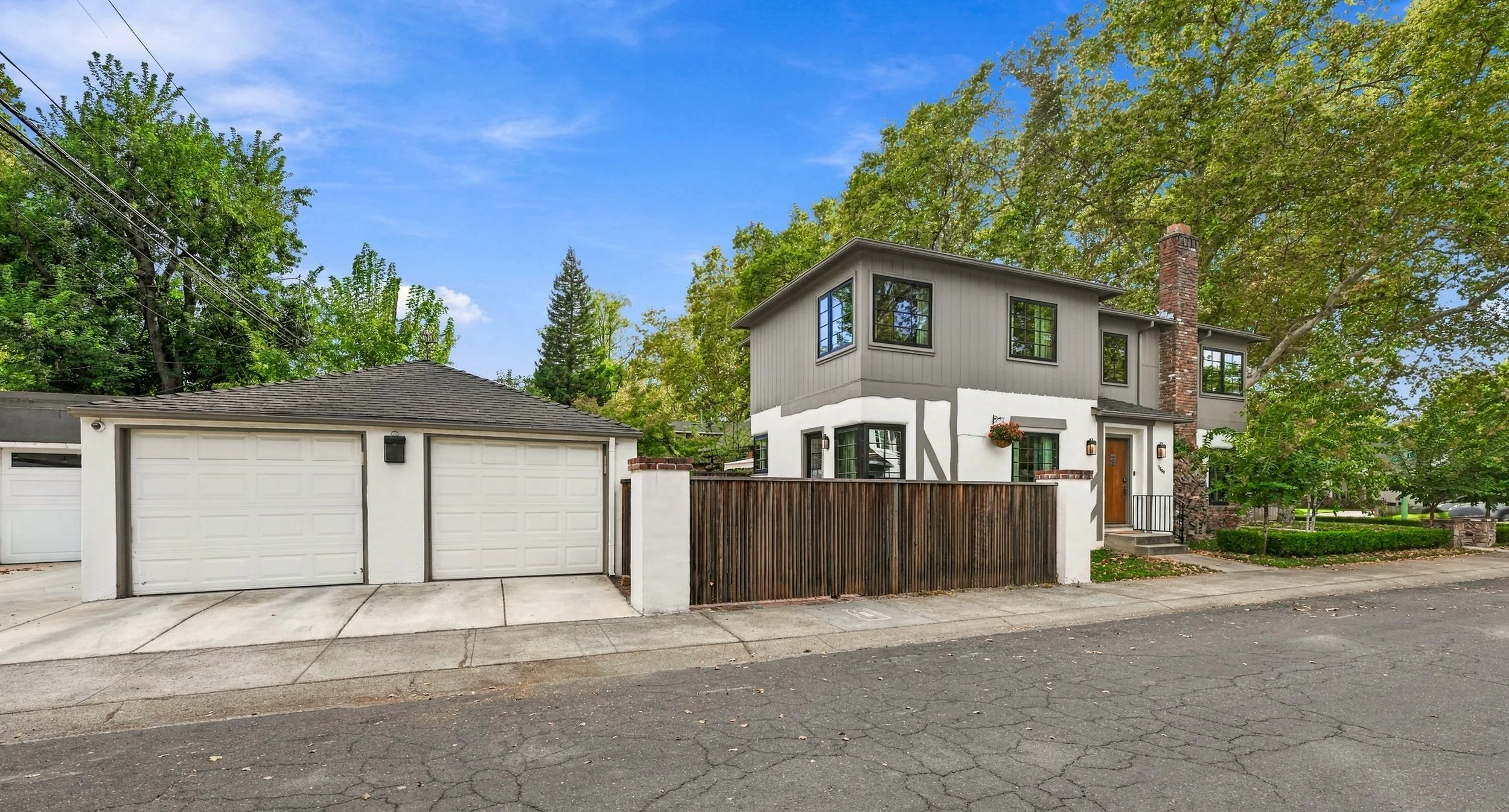 2743 Land Park Dr 3.jpg