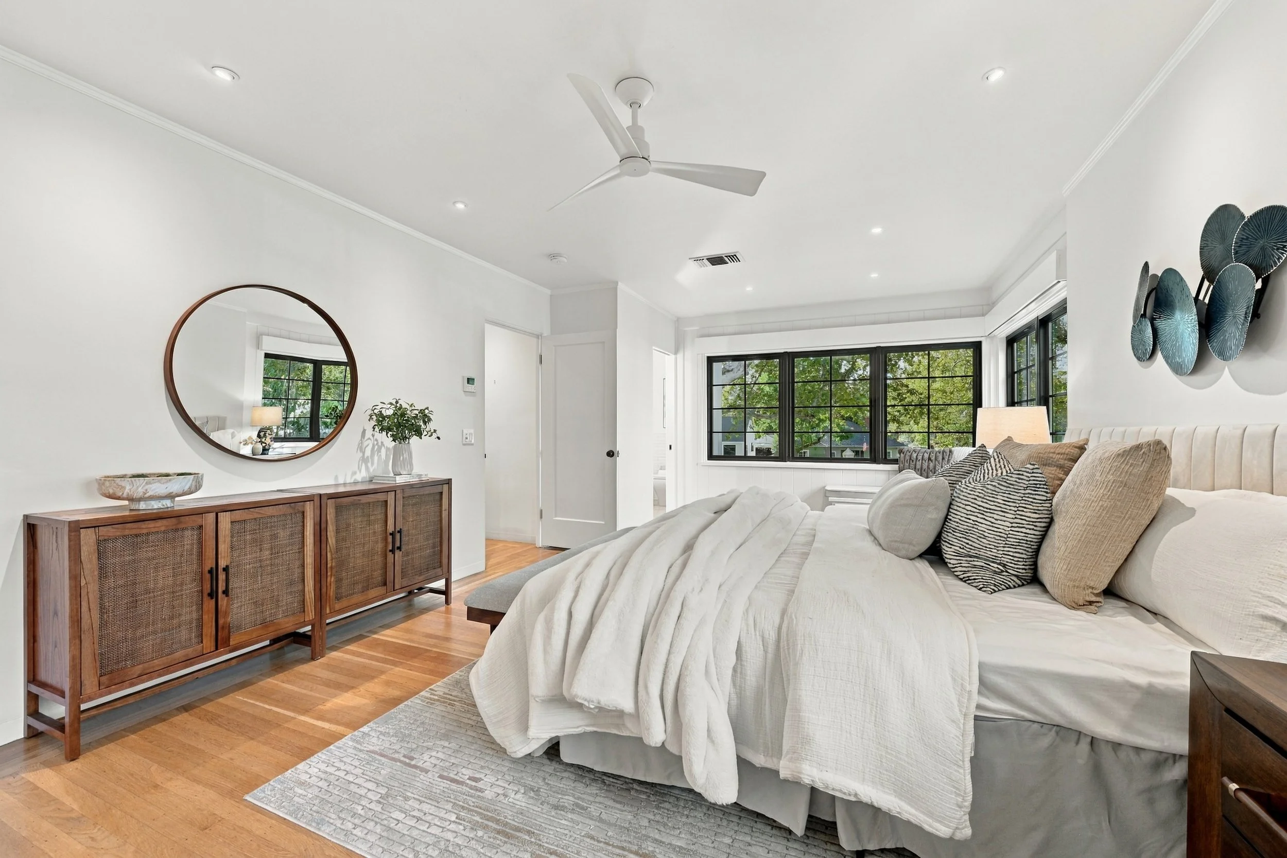 2743 Land Park Dr 39.jpg