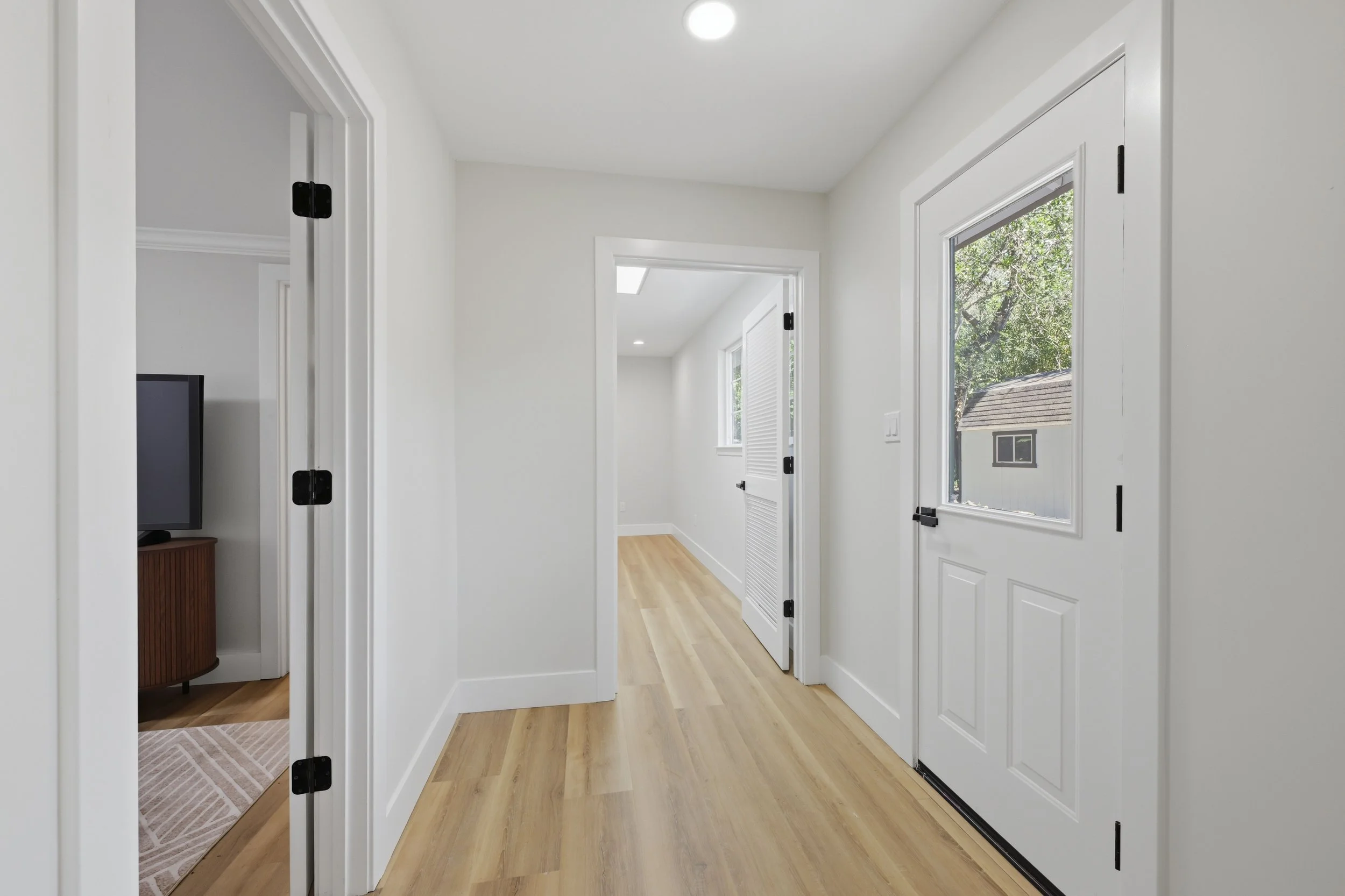 8177 N Lake Cir 60.jpg