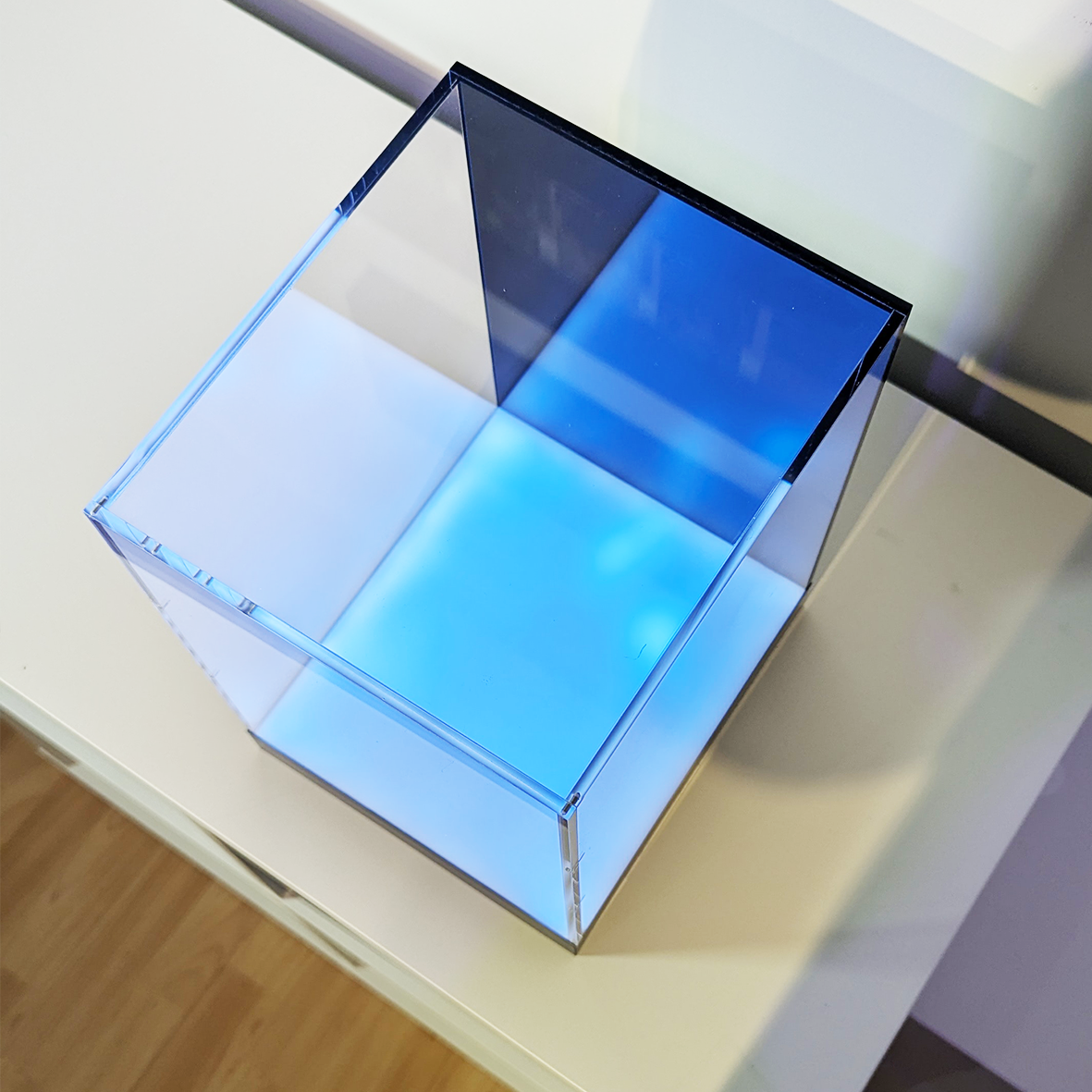 ETAGERE PRESENTATION VITRINE4.png