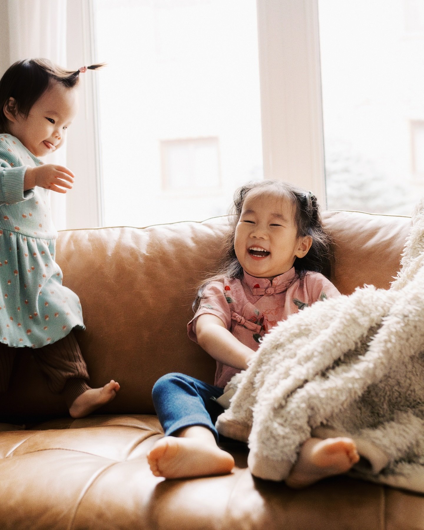 A morning of dress-up, hot cocoa and fun with the Tran family ✨

Storytelling photographer, storytelling photography, family photoshoot, family photographer, family documentary photographer, Toronto photographer, Durham region photographer, Northumbe