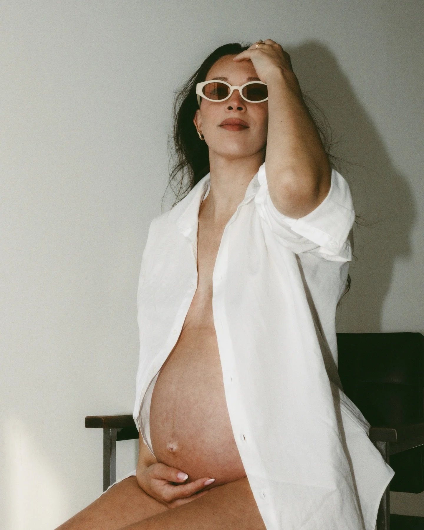 Maternity in the studio.

-
maternity photographer, maternity photoshoot, solo maternity session, editorial maternity photos, storytelling photography, documentary photography, toronto photographer, durham region photographer, maternity studio sessio