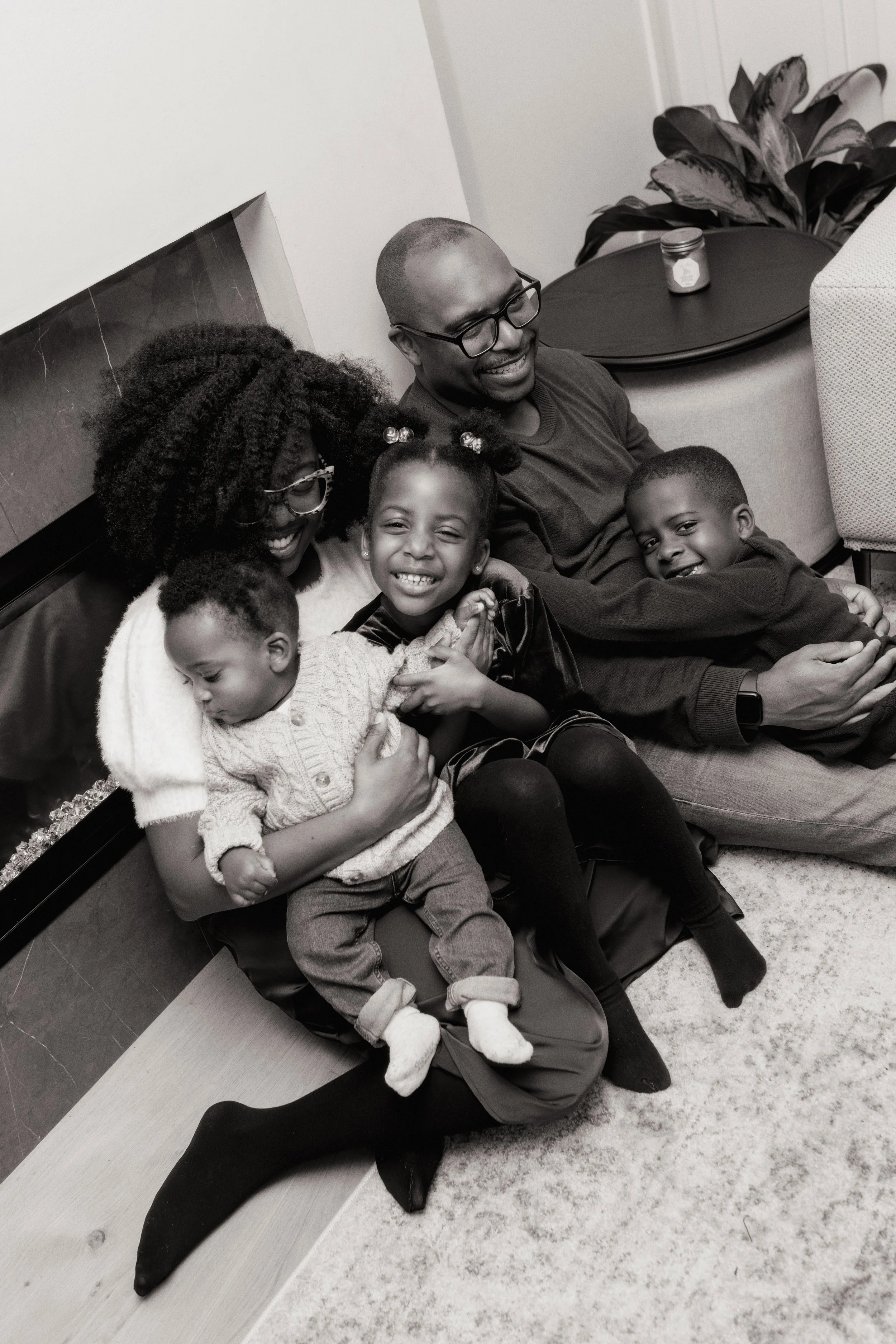 25_11_22_Holiday Home Session_Jennifer-6575.jpg