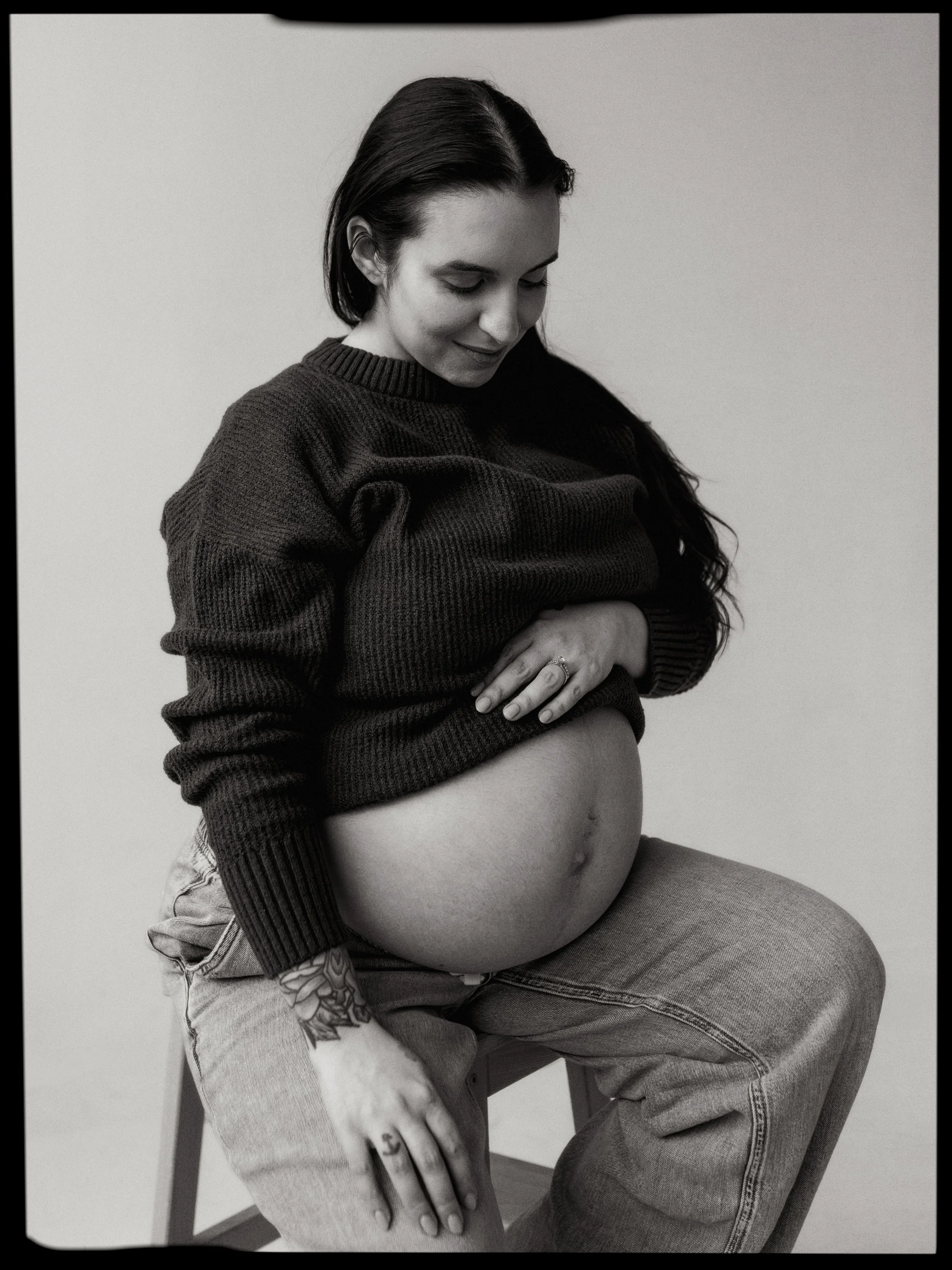25_11_28_Maternity_Chelsea-9835-2.jpg