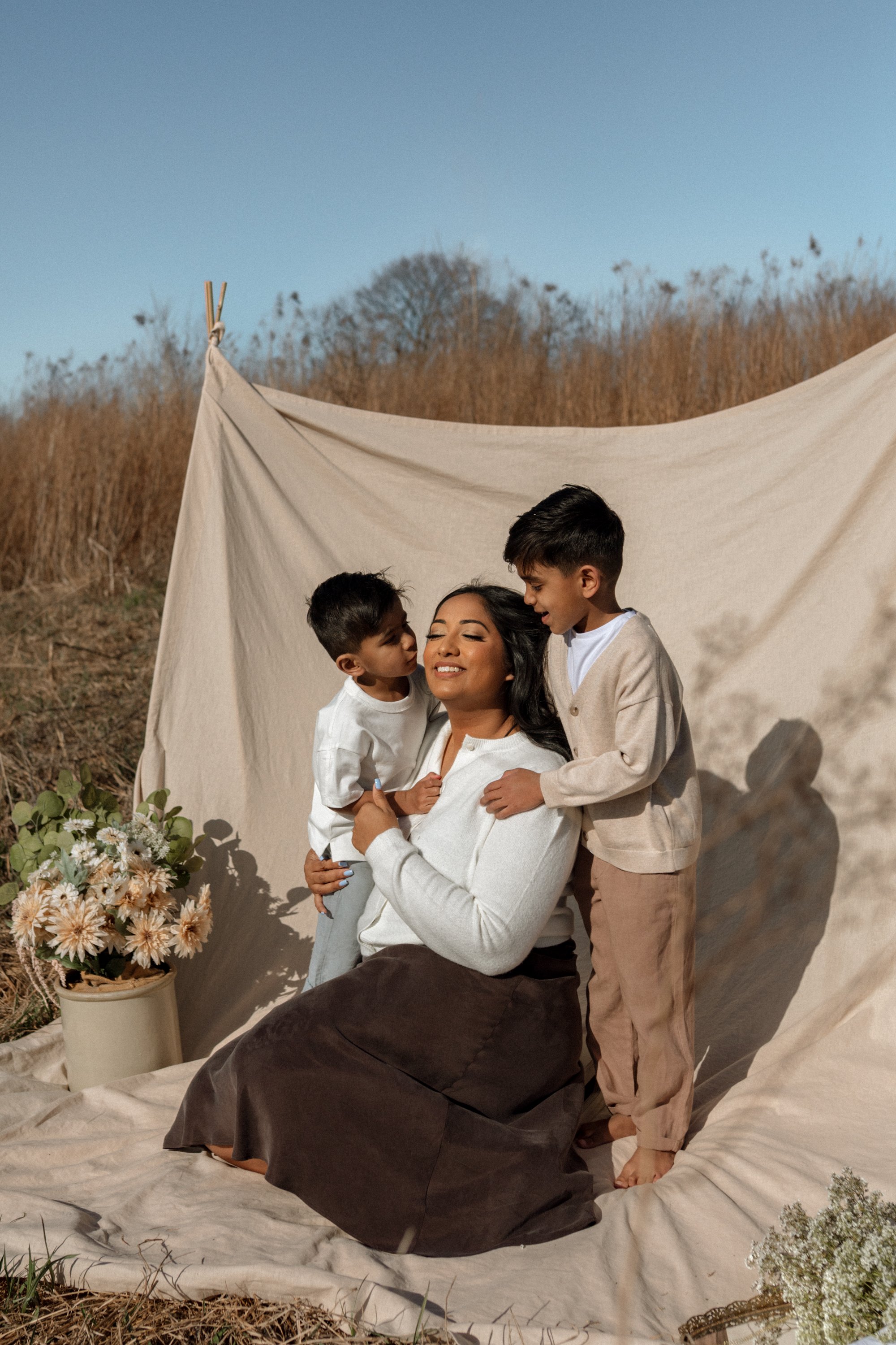 MothersDayMinis_042625_Anitha_Family-4419.jpg