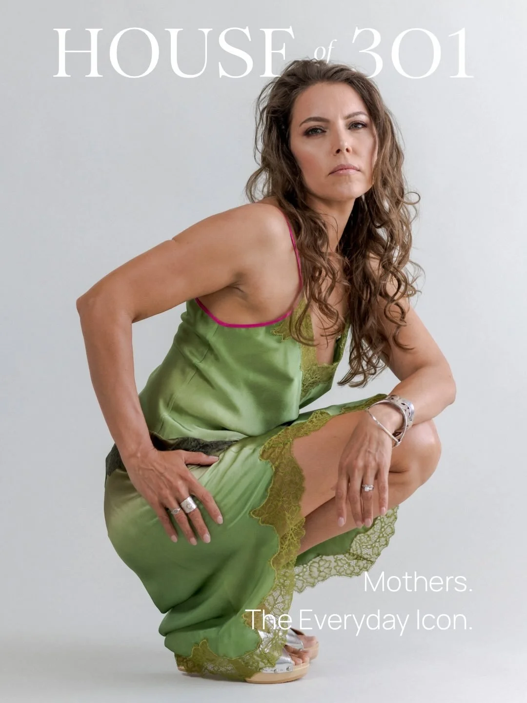 We had moms in the studio recently to celebrate them. Styled in head to toe @swingbyellas