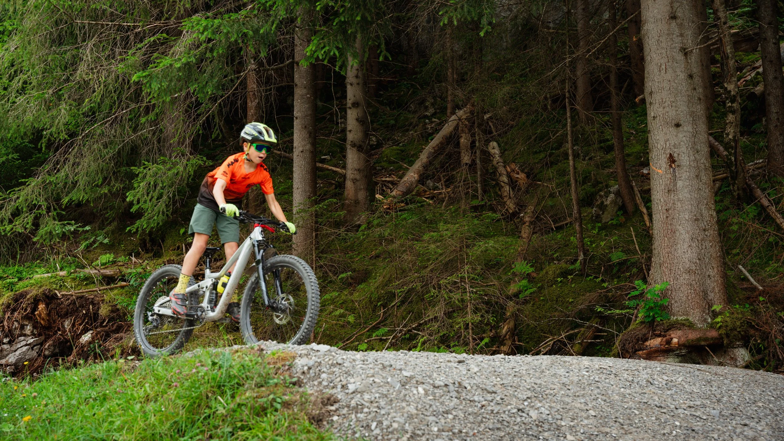 20250806_lb_bike-flowtrail-04.jpg