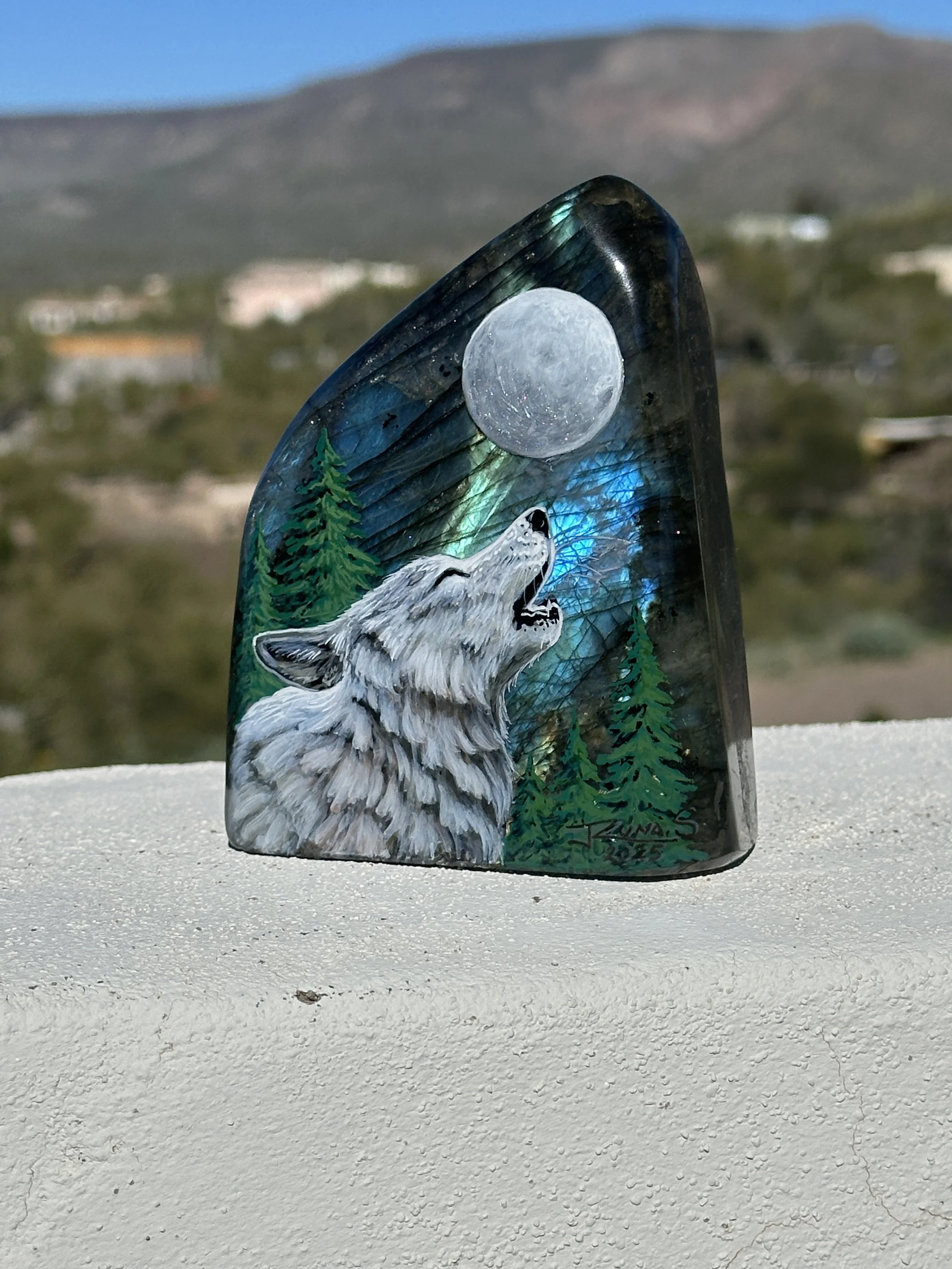 Howling Wold on Labradorite