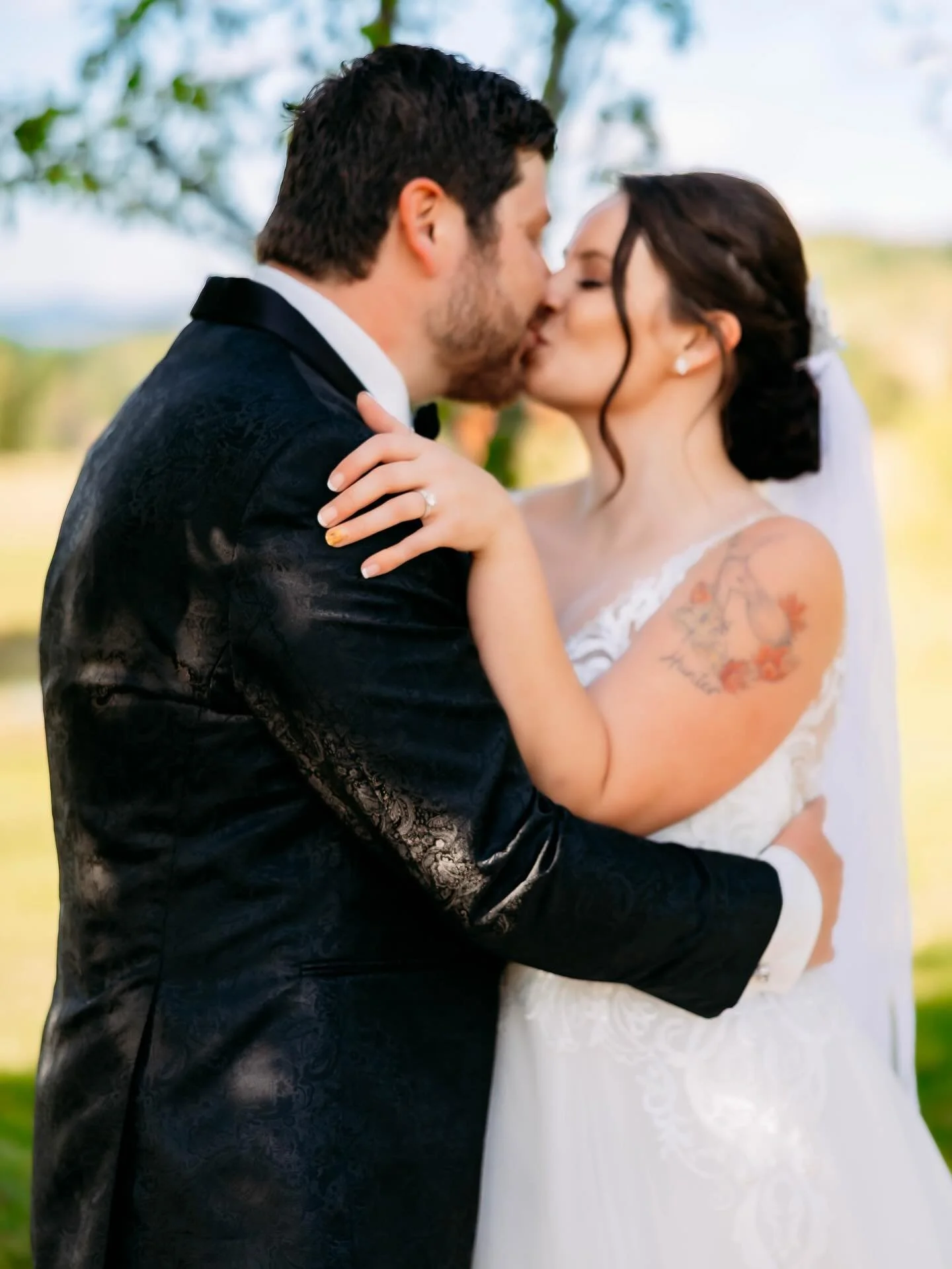 🌻9.13.25🌻
A beautiful day to get married! 
Yesterday Anesha &amp; Nick tied the knot in their backyard with a small sweet ceremony with their close family and friends. 

Enjoy the sneak peek!

#vermont #vermontweddingphotographer #vermontweddings #