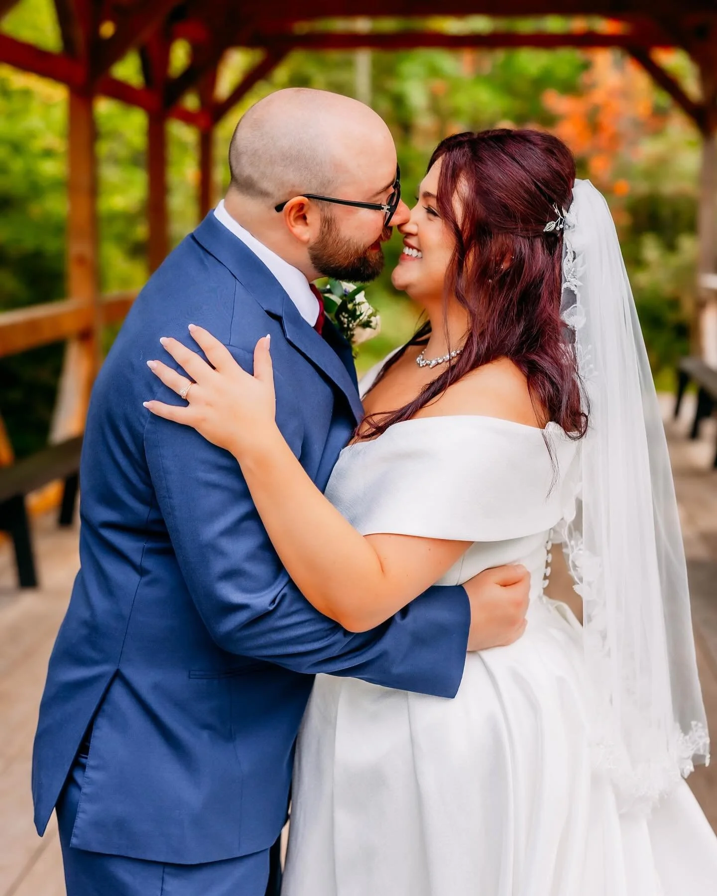 Alexis &amp; John are MARRIED✨🙌💛
Yesterday was a beautiful day for these two to get married at the beautiful @rusticpinesbarnllc . Between the beautiful colors, amazing food, and great company, it made for a great night! 

Enjoy a few sneak peeks i
