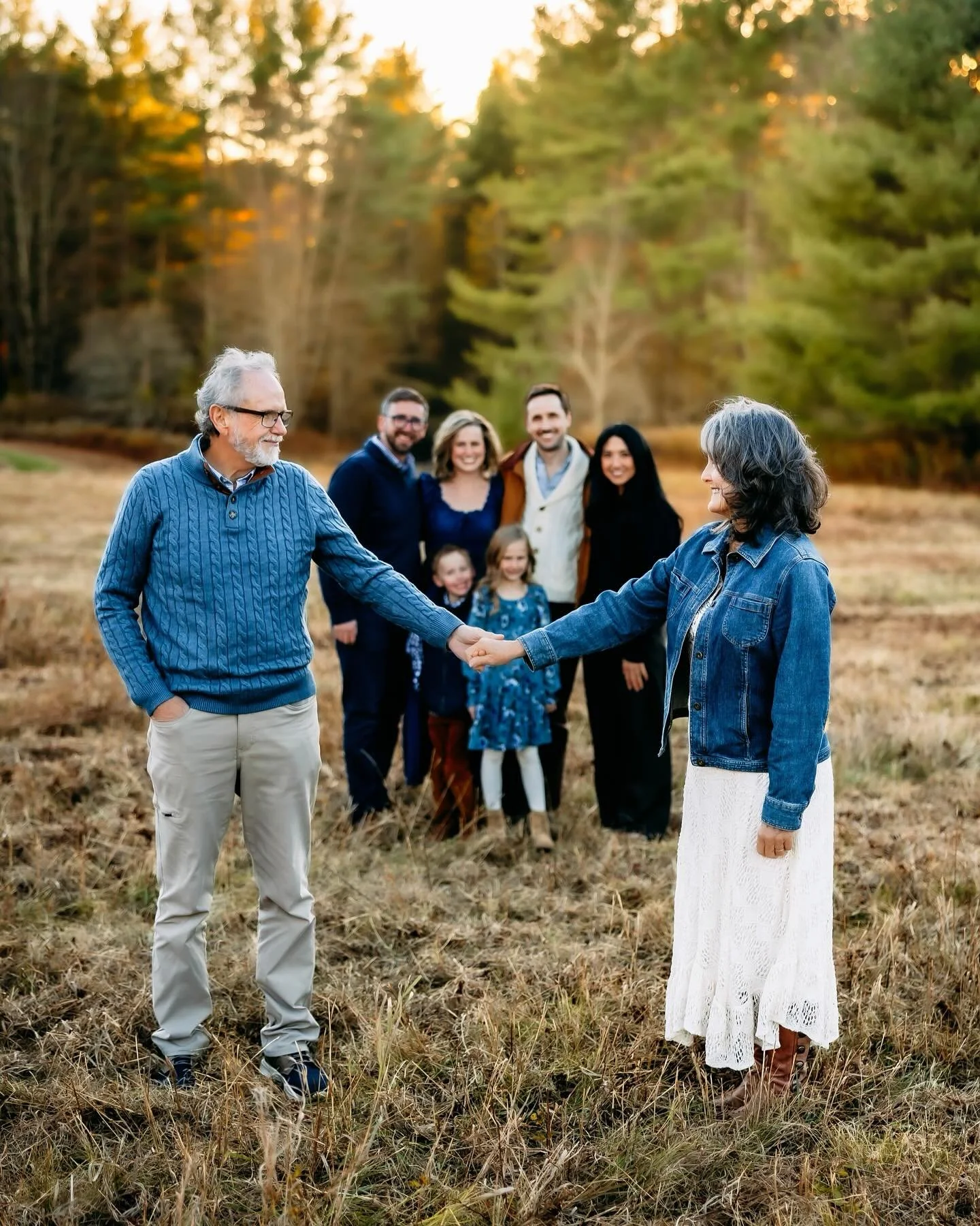 A beautiful night for a full family session. Never underestimate the browns in fall, cause wow🍁✨
#vermont #vermontfamilyphotographer #vtphotographer #vtphoto #vermontphotographer #vermontphotography #vt #portrait #newenglandphotographer #newengland