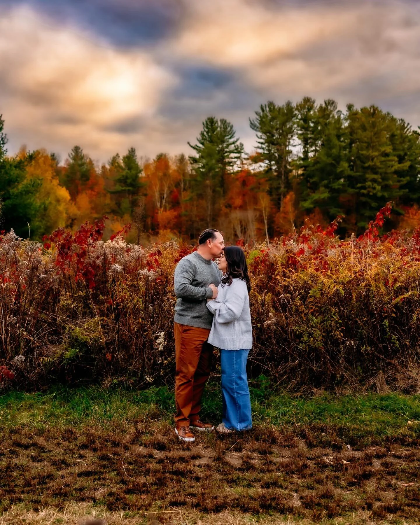 Got to see these two yesterday for their annual couple session with me. They come all the way from Cali and it’s been a pleasure working with them every year when they stop by. 
#vermont #vermontfamilyphotographer #vtphotographer #vtphoto #ver