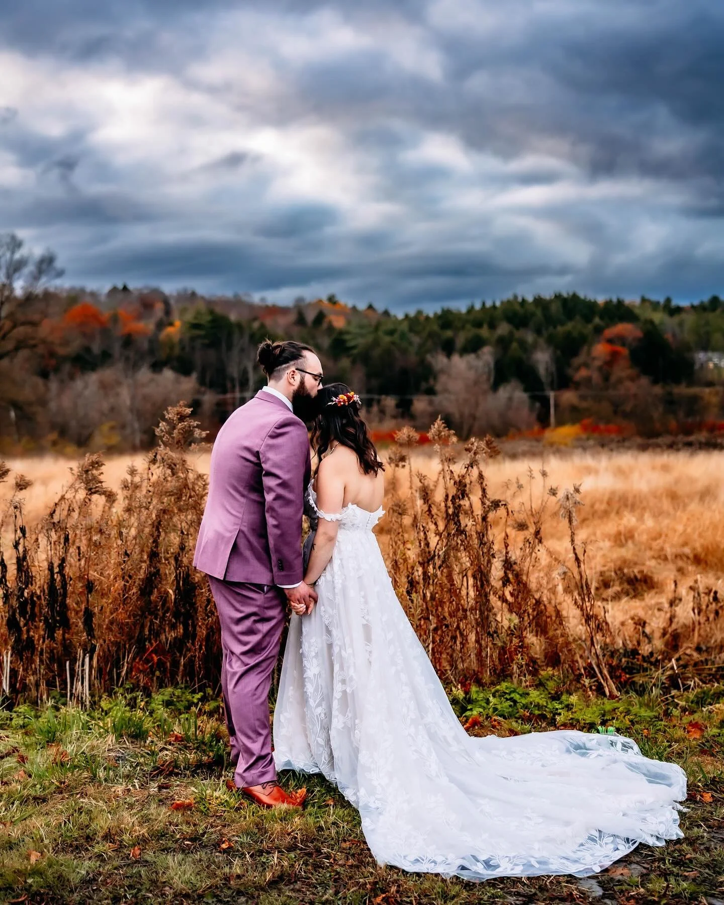 Rachel &amp; Mathew&rsquo;s wedding this past weekend @zenbarn was a blast. The weather held off just enough time to get some photos outdoors. I love moody overcast weather, it makes for great photos!!
Congratulations you two!

#vermont #vermontphoto