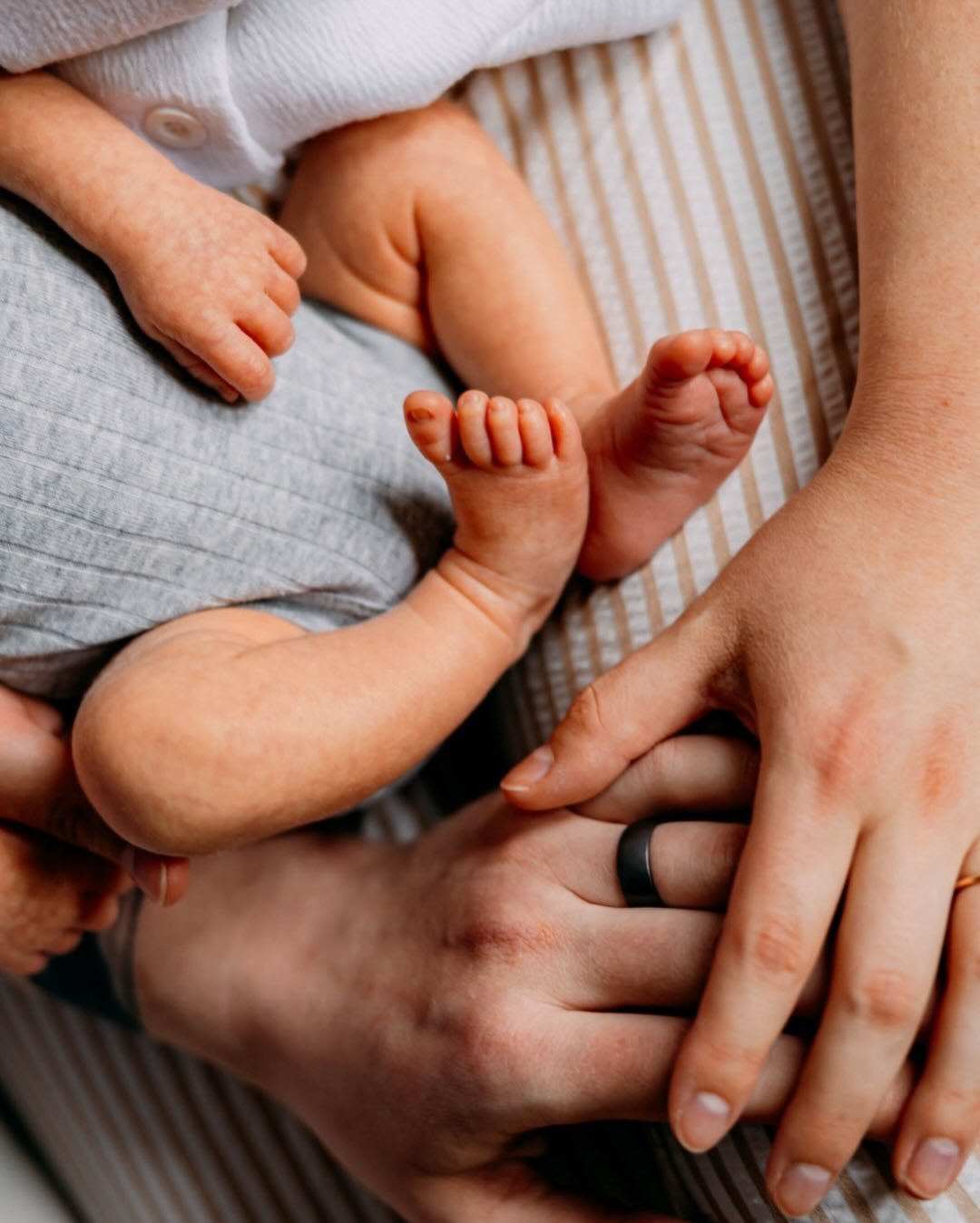 ✨Simplicity✨

When booking with me, you get an easy going and straight forward session. No matter the session my goal is to make things as easy and stress free as possible, and to work with you and your loved ones. 

My work is bold &amp; vibrant. Wh