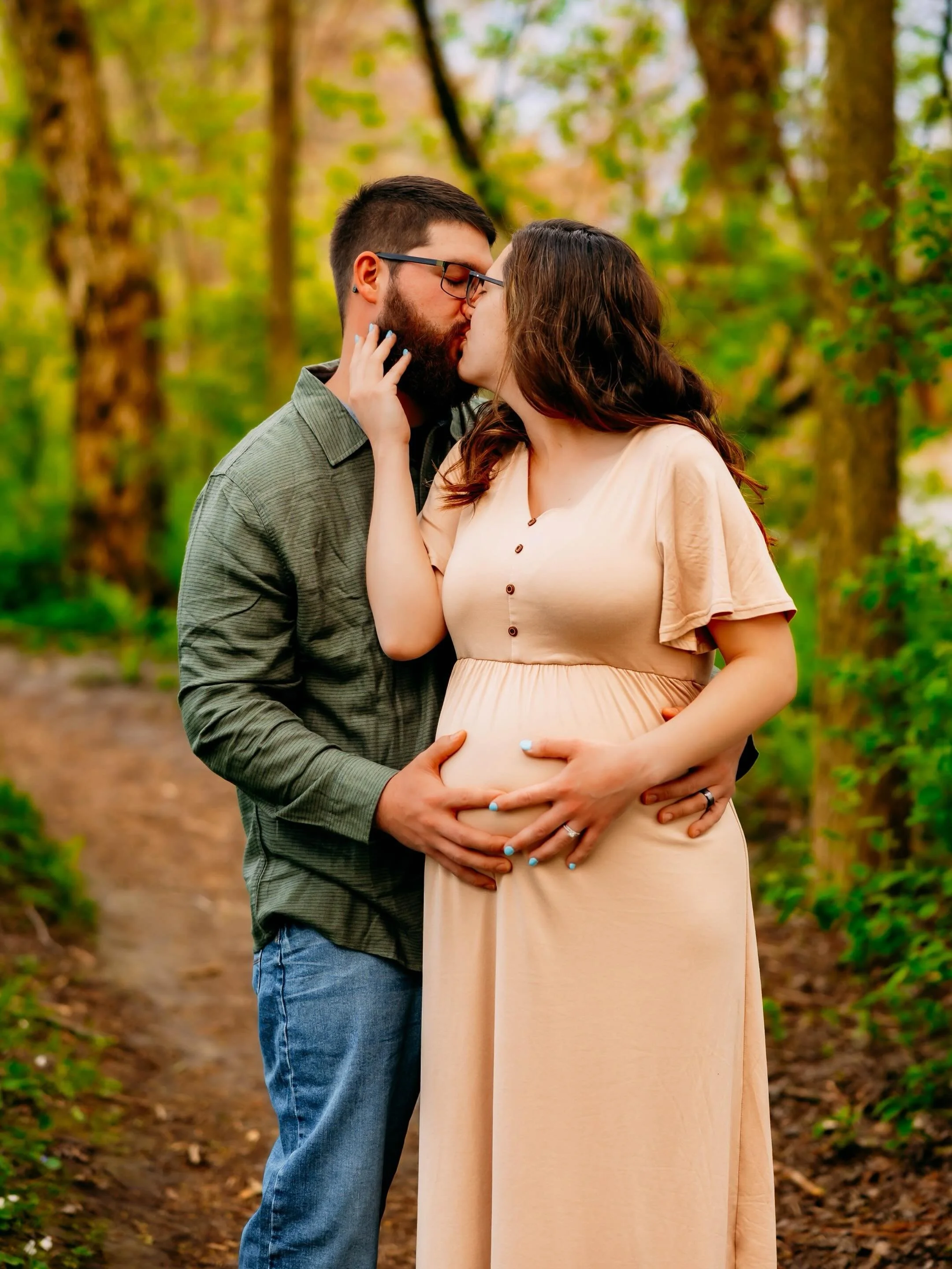 &ldquo;Hannah smile, Cody get a little closer&rdquo;😂 Smiles that turn into real laughs. I love sessions that are this easy with a lot of laughs throughout. 
I Can&rsquo;t wait to continue to capture these two and their growing family.