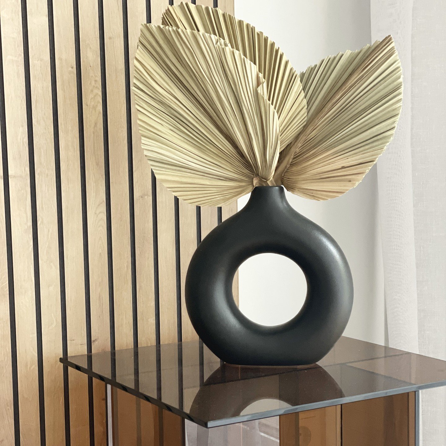 ✨ 2025 in der Innenarchitektur: Minimalismus trifft auf Nachhaltigkeit! 🌿

Dieses Jahr feiern wir die R&uuml;ckkehr zu klaren Linien, nat&uuml;rlichen Materialien und innovativen Designs. Funktionalit&auml;t und &Auml;sthetik verschmelzen, w&auml;hr