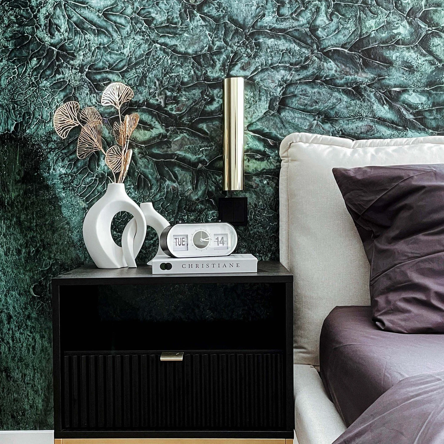 "Tapeten sind wie Mode f&uuml;r die W&auml;nde - ein einfacher Wechsel, der alles ver&auml;ndert."
.
.
.
.
#photowall #interiordesign #interiorinspiration #homedecor #interiordesigner #interiordetails #moderninterior #luxuryinteriors #inter