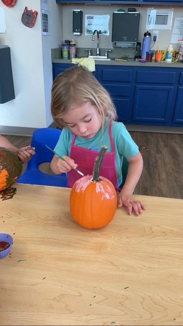 Little hands, big creativity, and lots of fall fun! Our students had a blast painting pumpkins and creating their own colorful masterpieces! 🎨✨