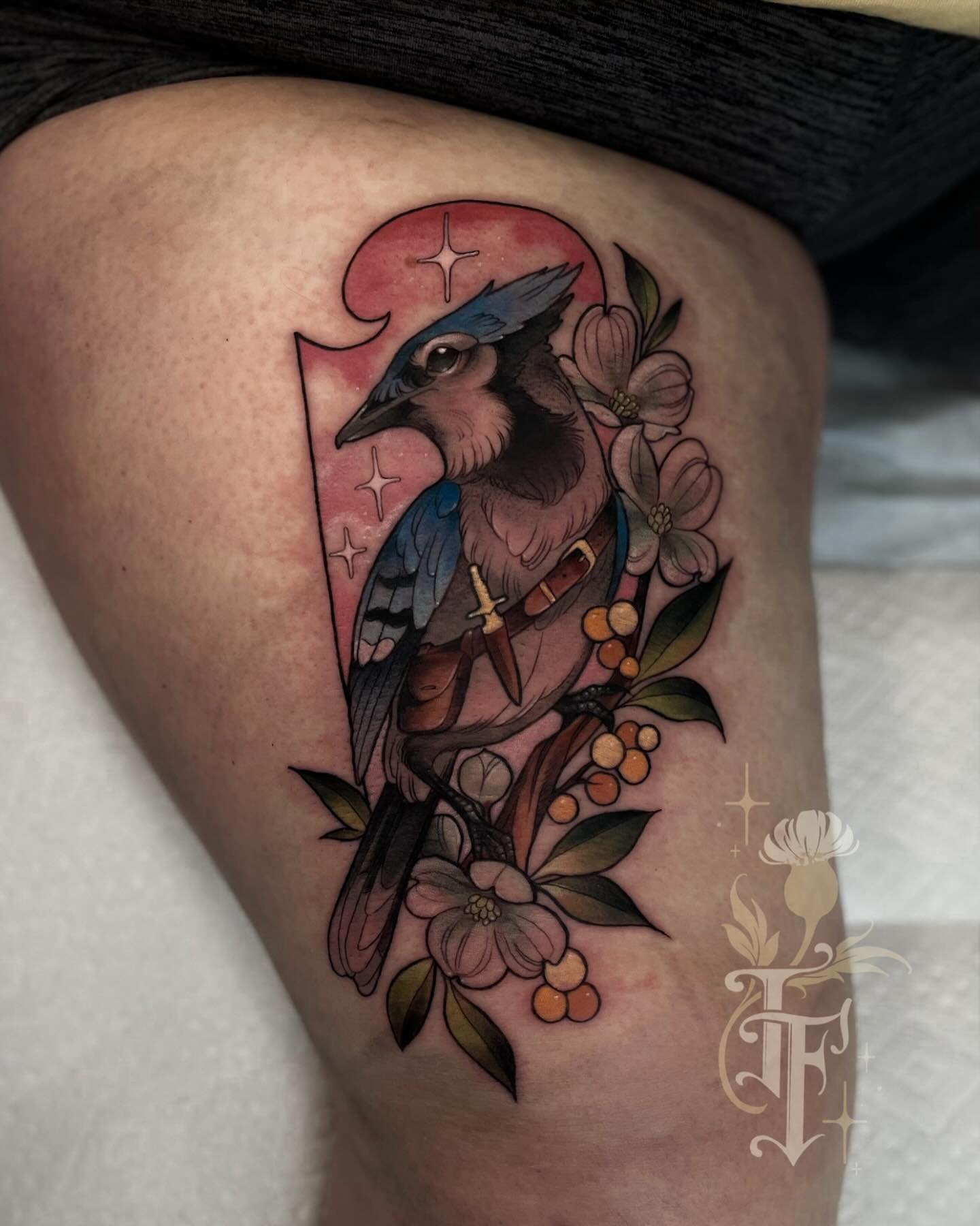 A blue jay adventure bird with a dreamy peaches and cream sunset! From my designs done on Megan ✨ please let me do more birds! They are so fun!
&bull;
&bull;
#ohioartist #ohiotattooartist #neotraditional #illustrativetattoo #neoromantic #neotradition