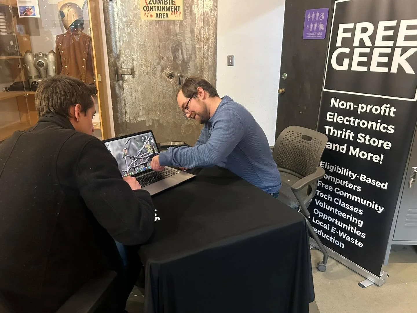 Do you have a tech question? Troubleshoot Tuesdays at @twincitiesmaker is the place to go. This event allows community members to speak with tech-savvy volunteers that can help you fix your device or leave with a repair plan!
Sign up for the next Tro