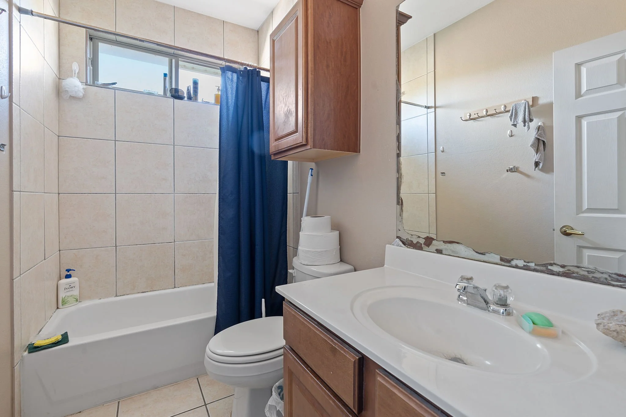 Bathroom Glow-Up

East Austin renovation inspo ✨ Clean lines and light in this bathroom show what's possible. Would you update it or start fresh? #BathroomGlowUp #ATXhomes #BathroomGoals #EastAustinRealEstate #FixerUpperAustin #RenovationPotential #D