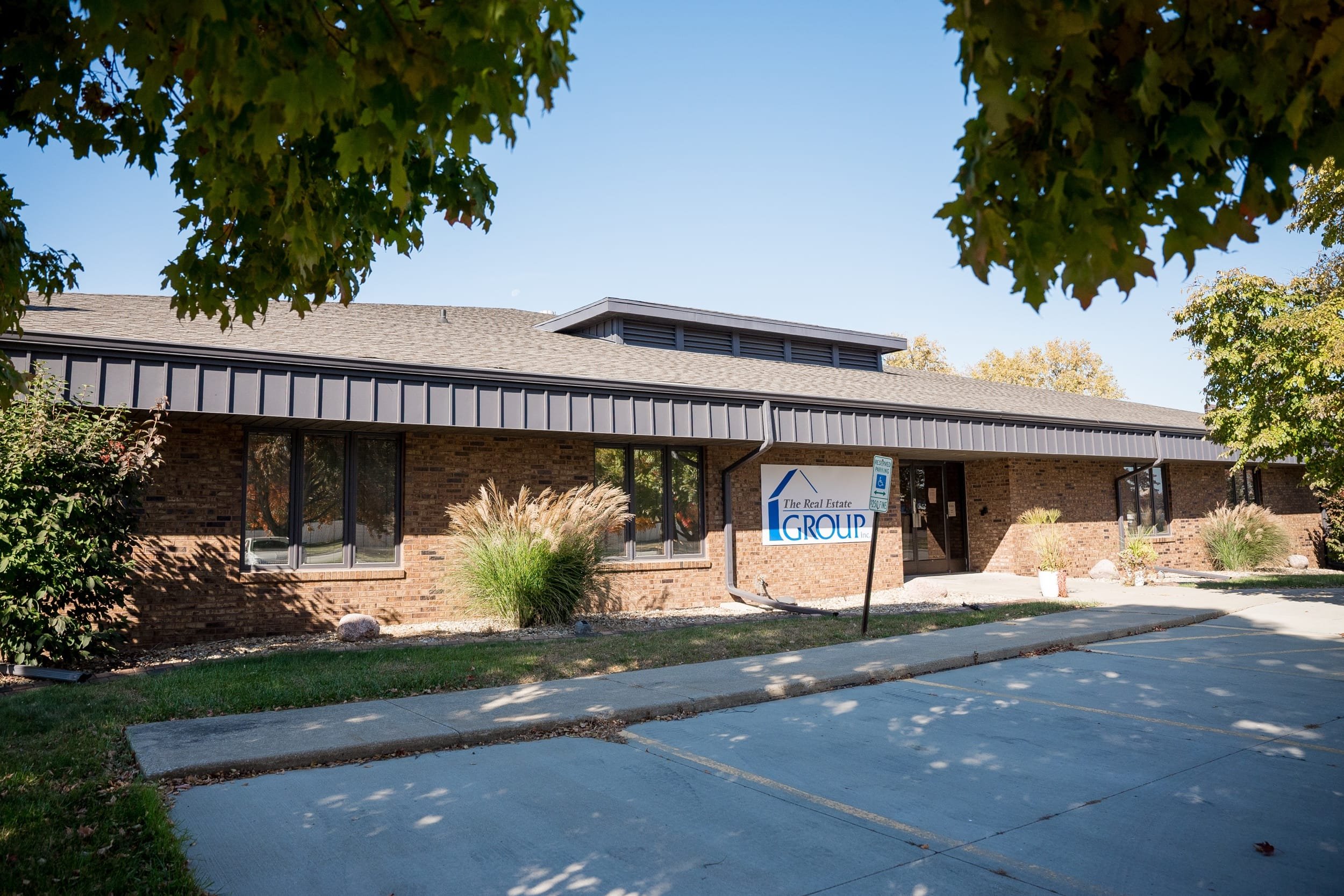 2101-w-park-ct-breakshot-property-management-group-champaign-urbana-3.jpg