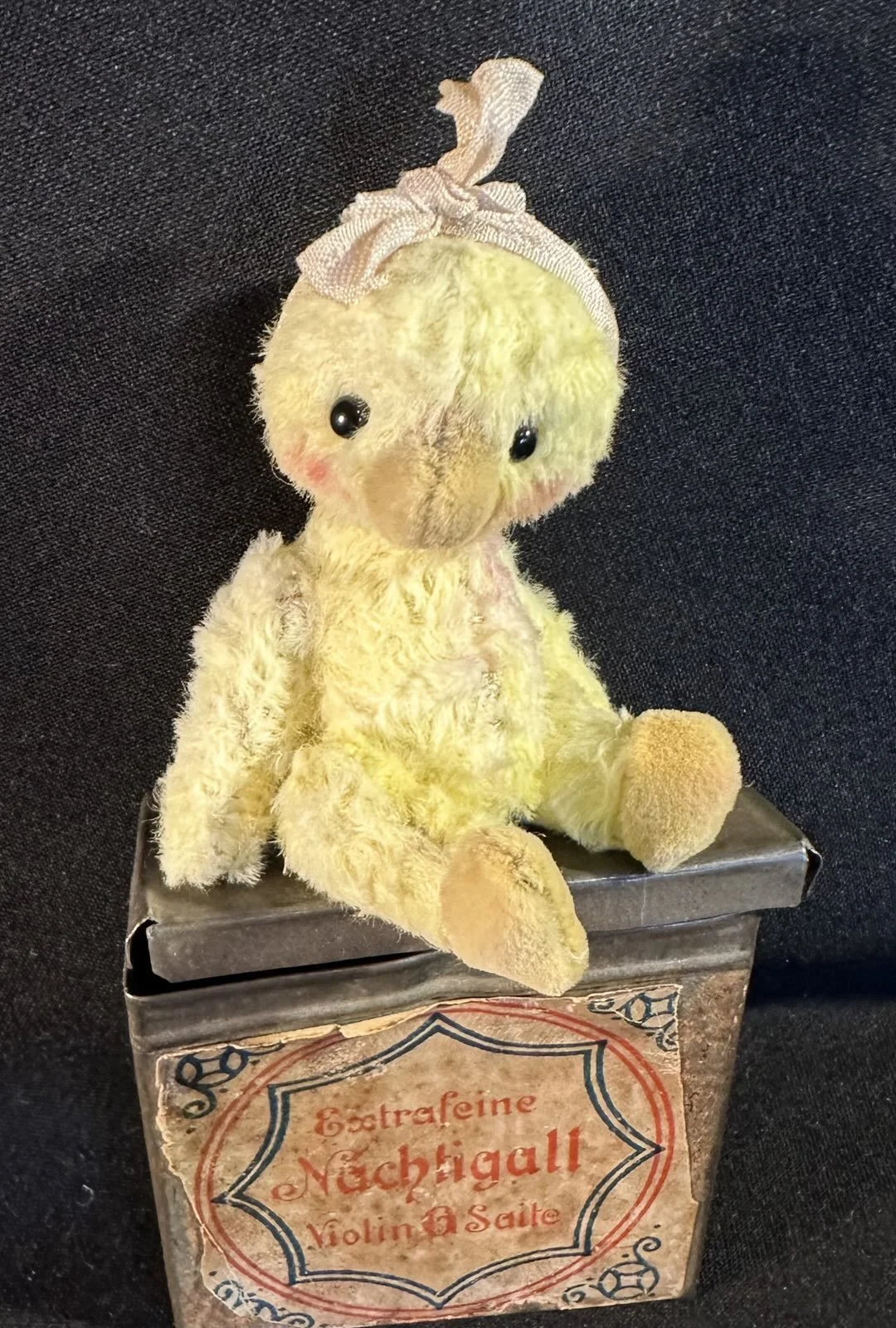 Pips – ca. 8 cm groß, aus Viskose, 5-fach gegliedert. Preis: 75 €