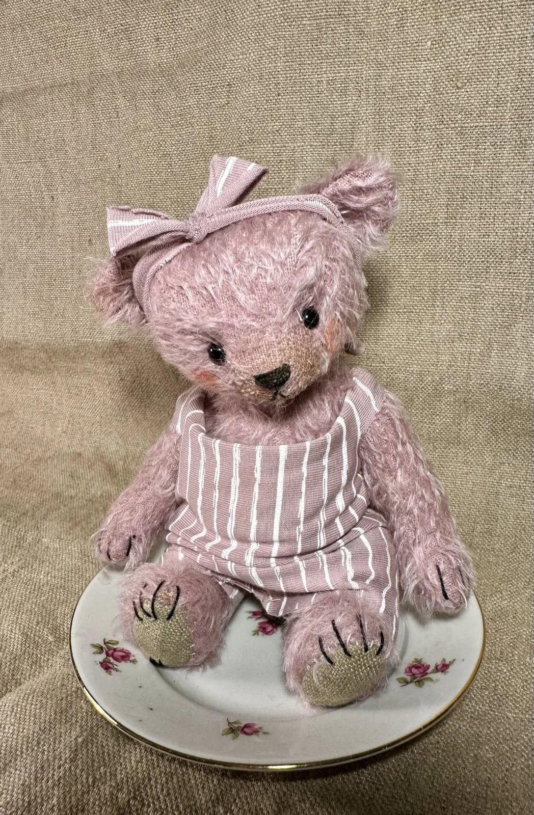 RESERVIERT Reni – ca. 17 cm groß, aus Mohair, 5-fach gegliedert. Preis: 89 €