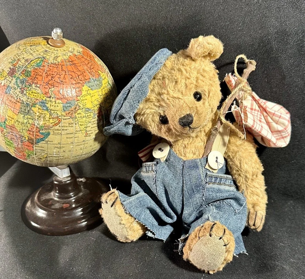 Hänschen (klein) – ca. 21 cm groß, aus Viskose, 5-fach gegliedert. Preis: 89 €