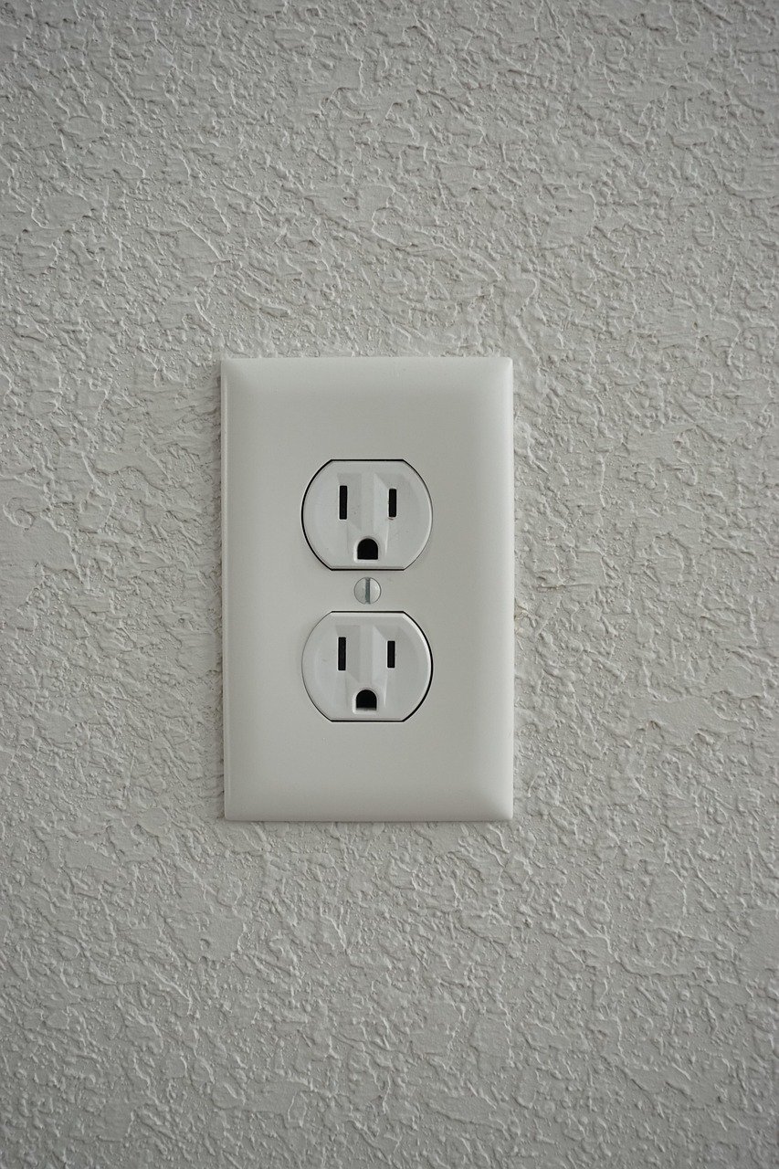 Flickering Lights & Faulty Outlets